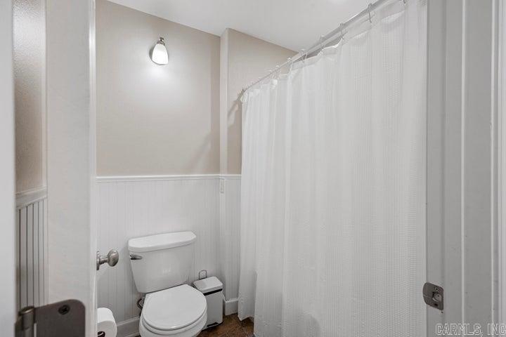 COUNTRY ESTATES - Residential