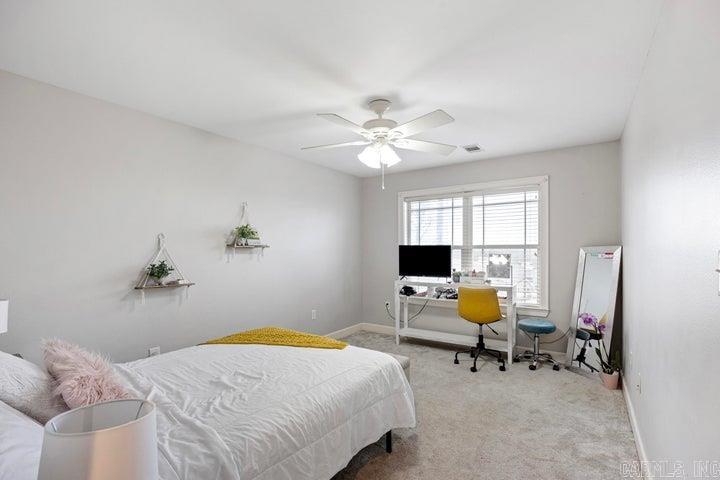 COUNTRY ESTATES - Residential