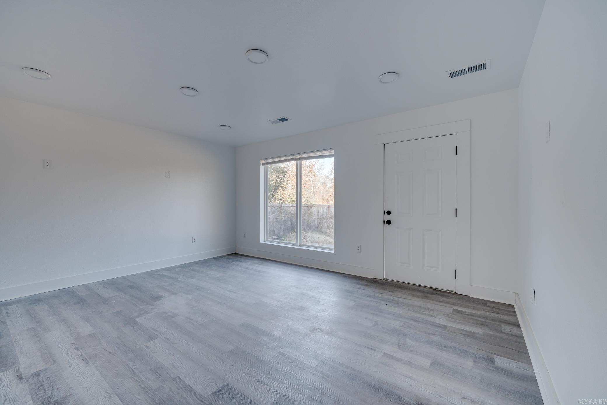 Conway - Commercial Sale