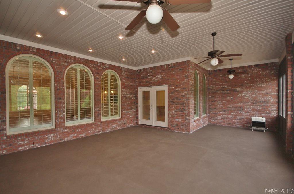 WOODLANDS EDGE - Residential