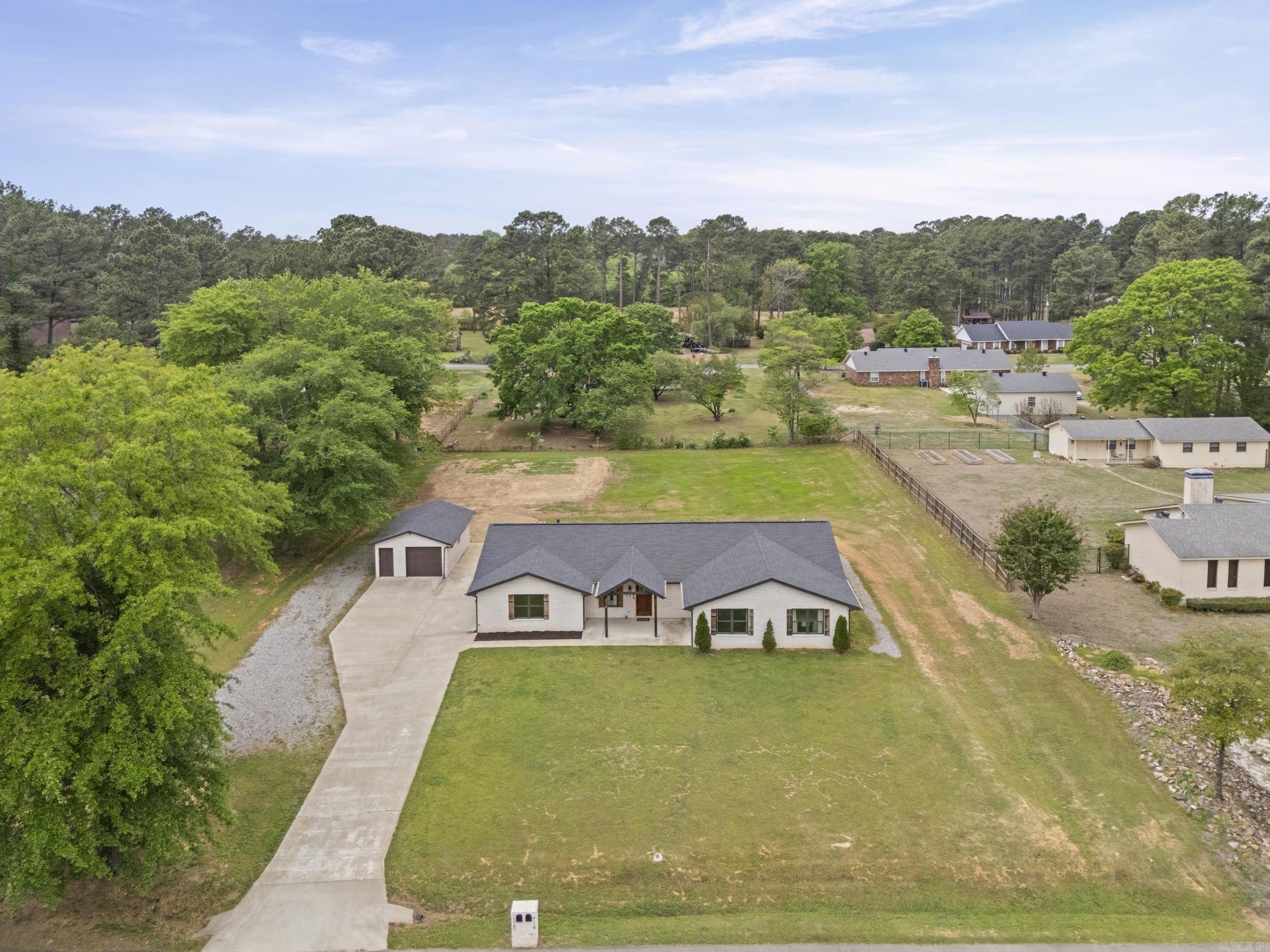 PINEWOOD ESTATES - Residential