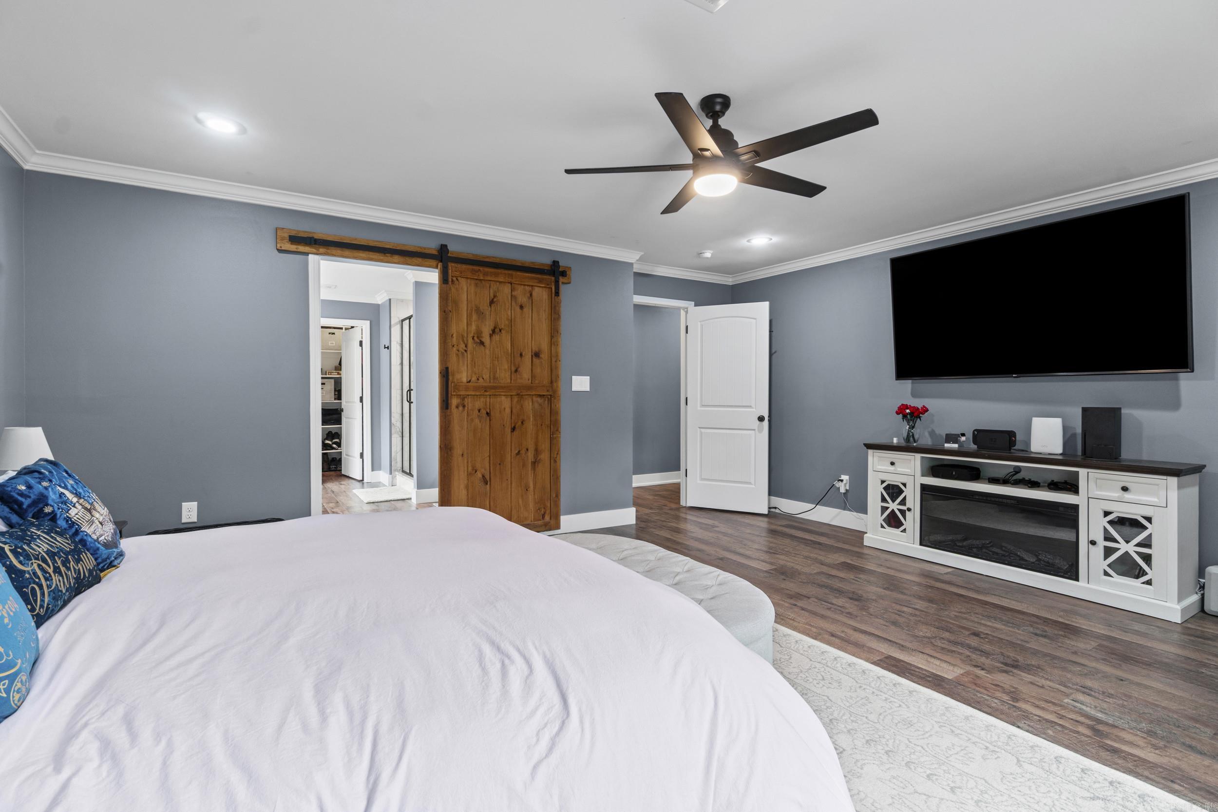 PINEWOOD ESTATES - Residential