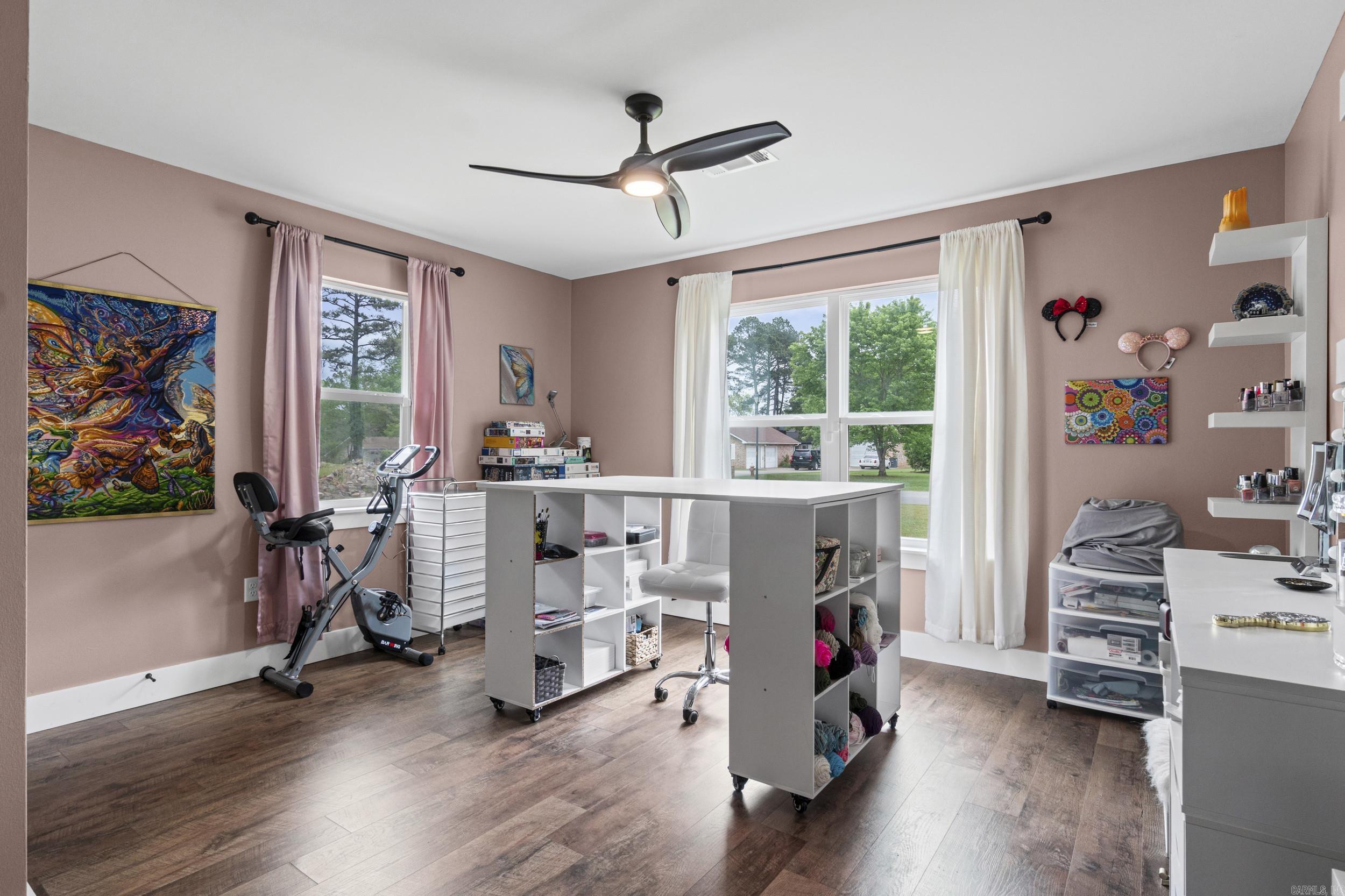 PINEWOOD ESTATES - Residential