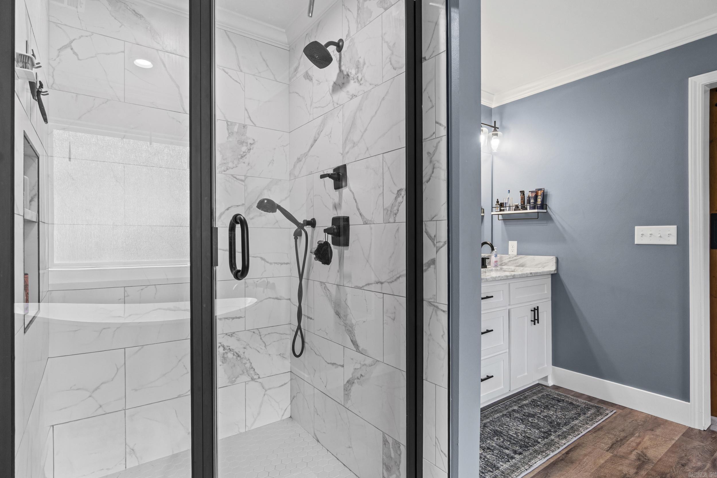 PINEWOOD ESTATES - Residential