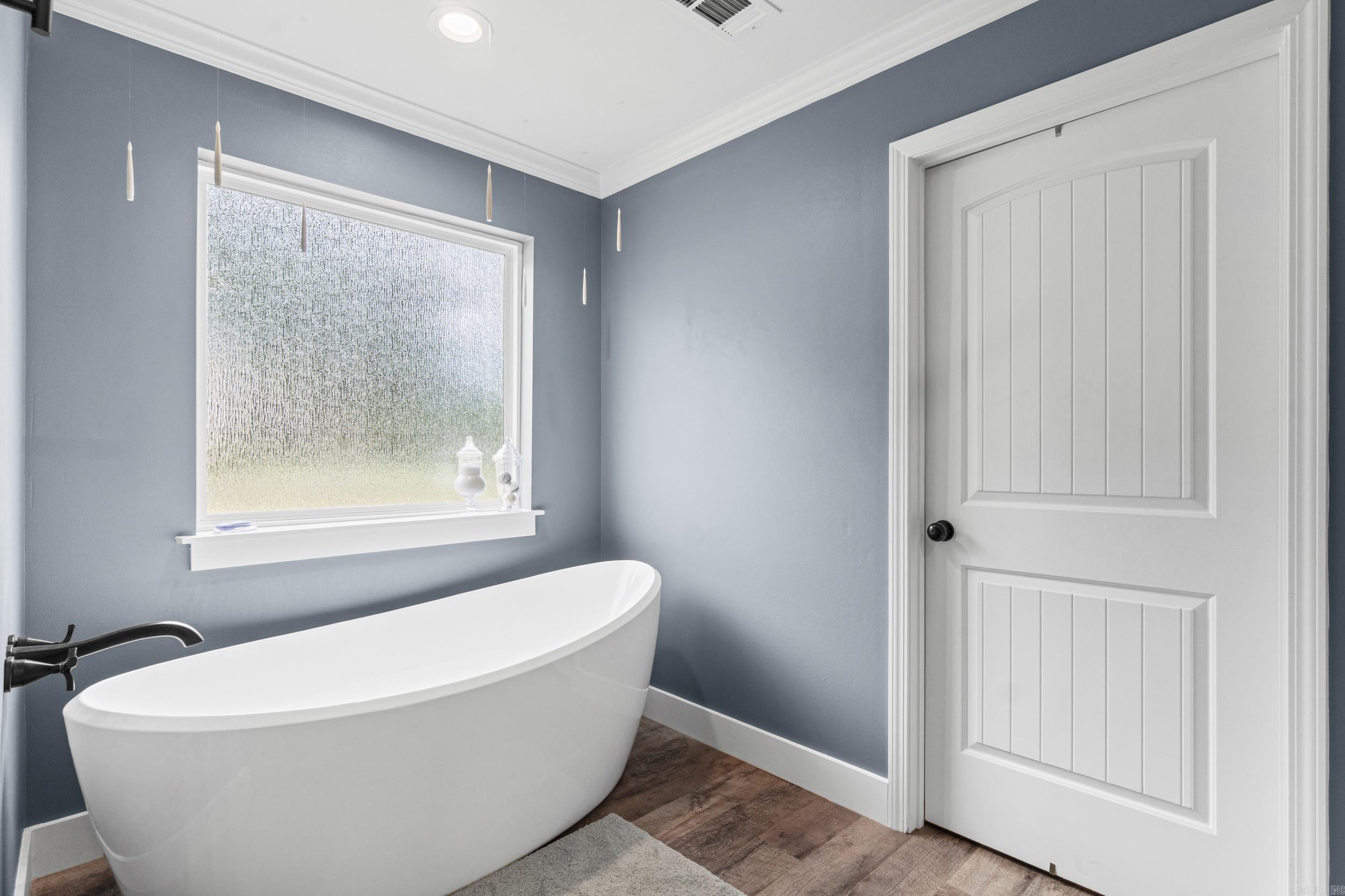 PINEWOOD ESTATES - Residential