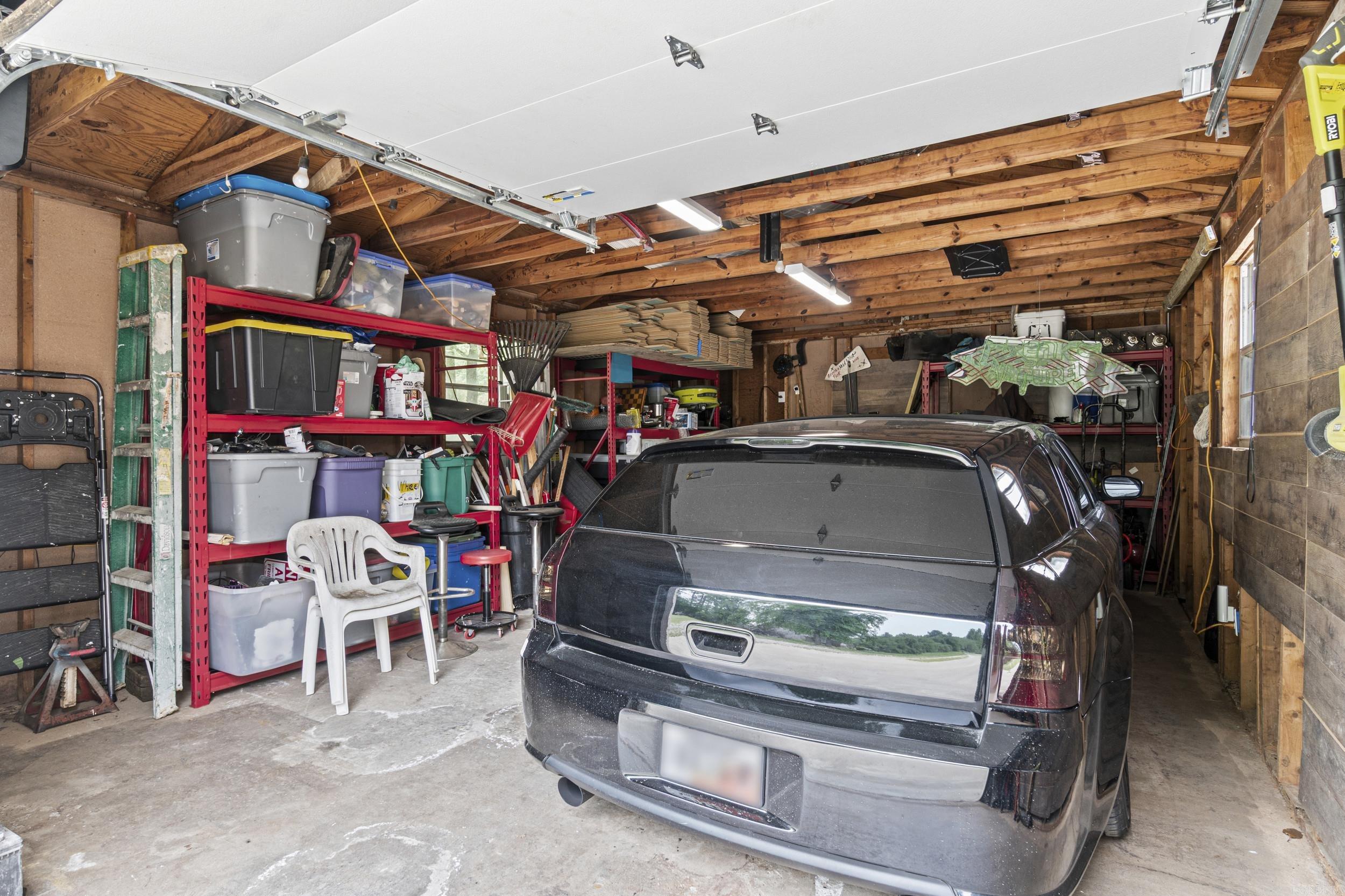 PINEWOOD ESTATES - Residential