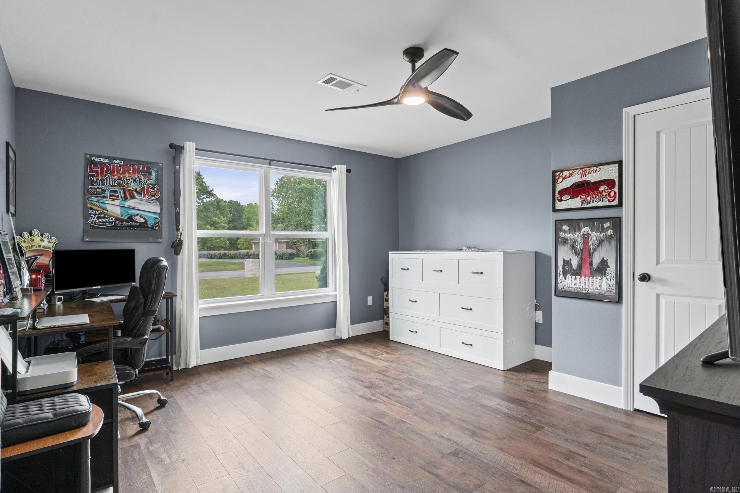 PINEWOOD ESTATES - Residential