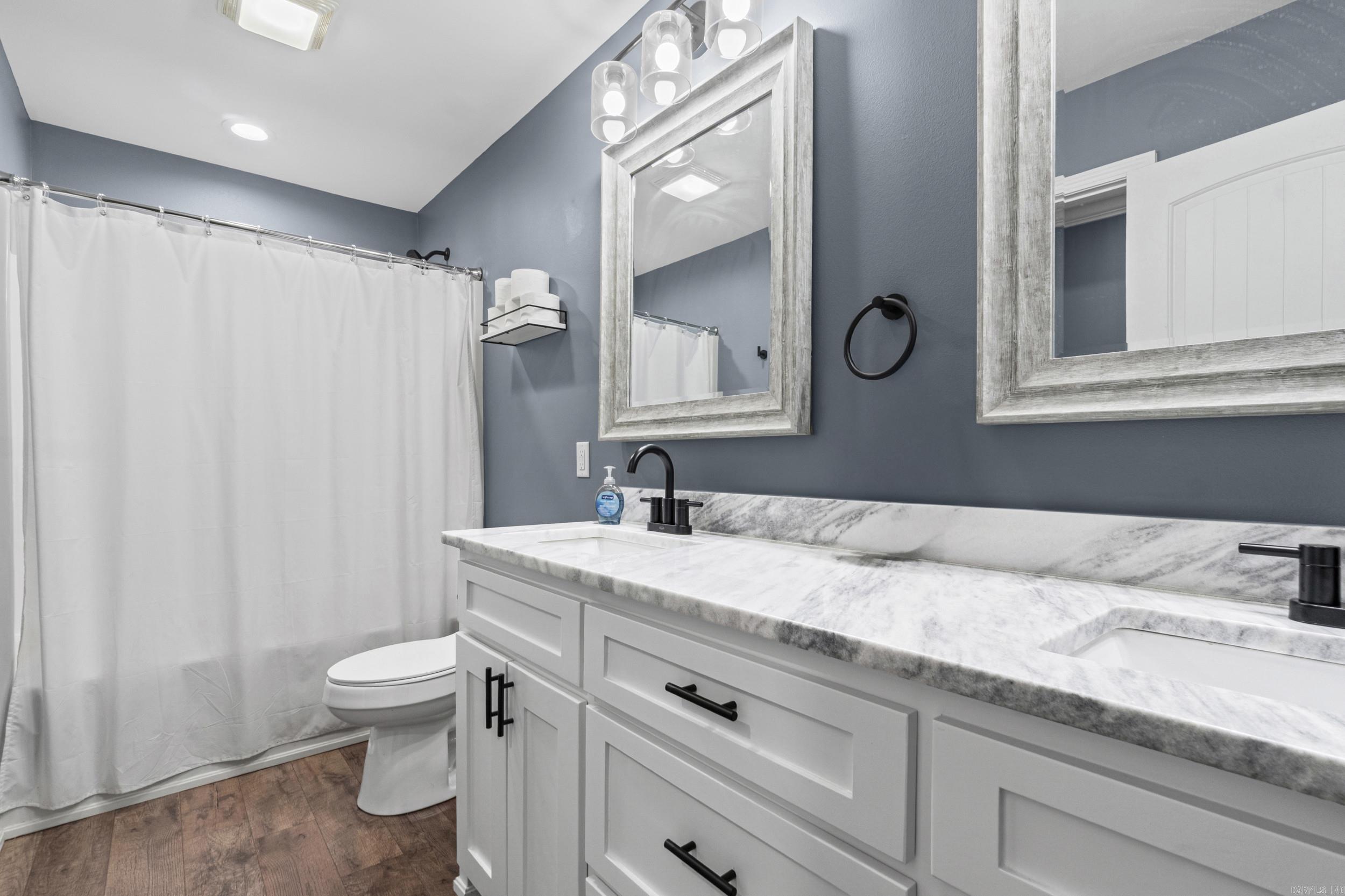 PINEWOOD ESTATES - Residential