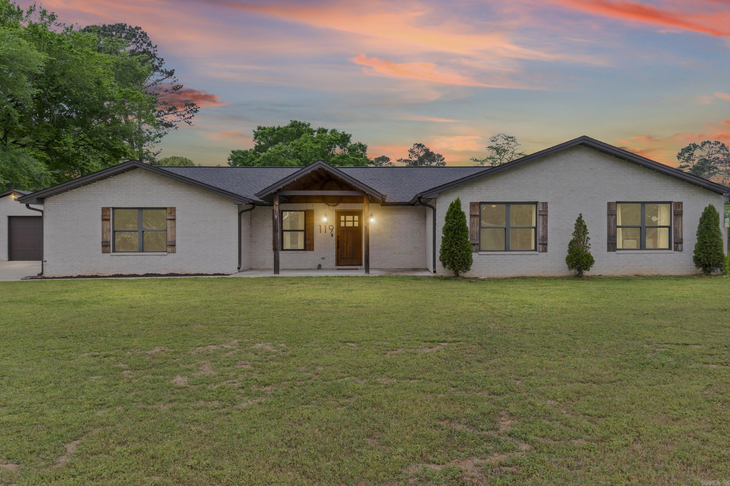 PINEWOOD ESTATES - Residential