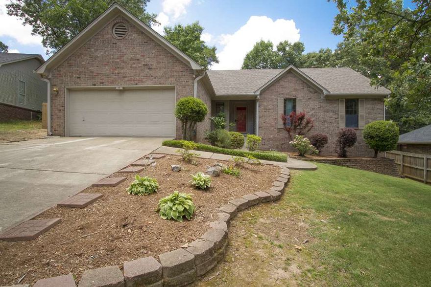 Gorgeous home in the heart of West Little Rock! Newly updated with stunning hardwood floors and tile throughout. This home is truly "move-in ready" and includes new interior paint, new water heater, new privacy fence and freshly installed landscaping features. As this home's new owner you will also enjoy a membership to the newly renovated Parkway Place Pool, Playground and Tennis Courts. Enjoy the peace and quiet of your cul-de-sac home while being steps away from the best dining/shopping in Little Rock!