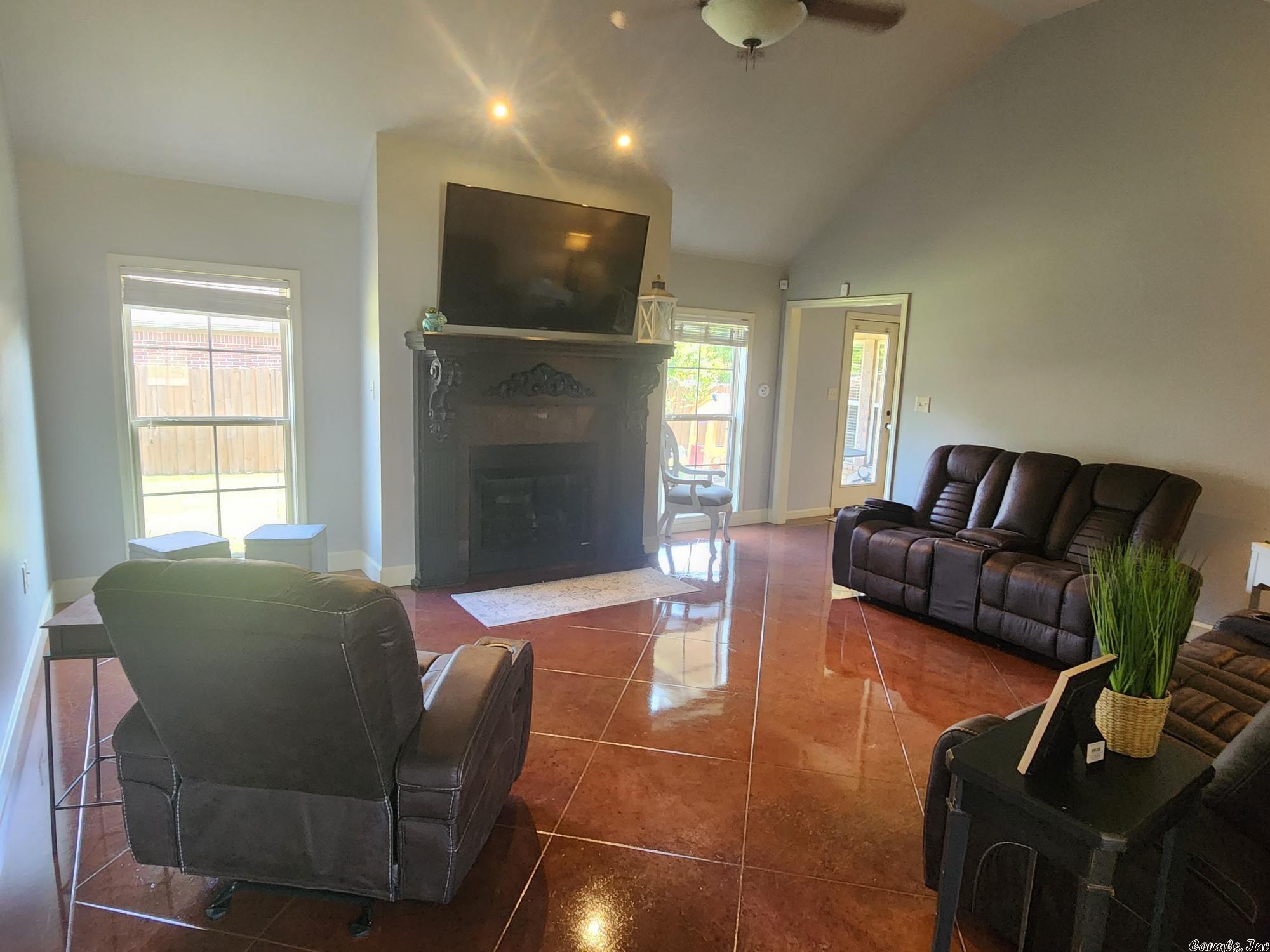 SKYLINE MEADOWS - Residential