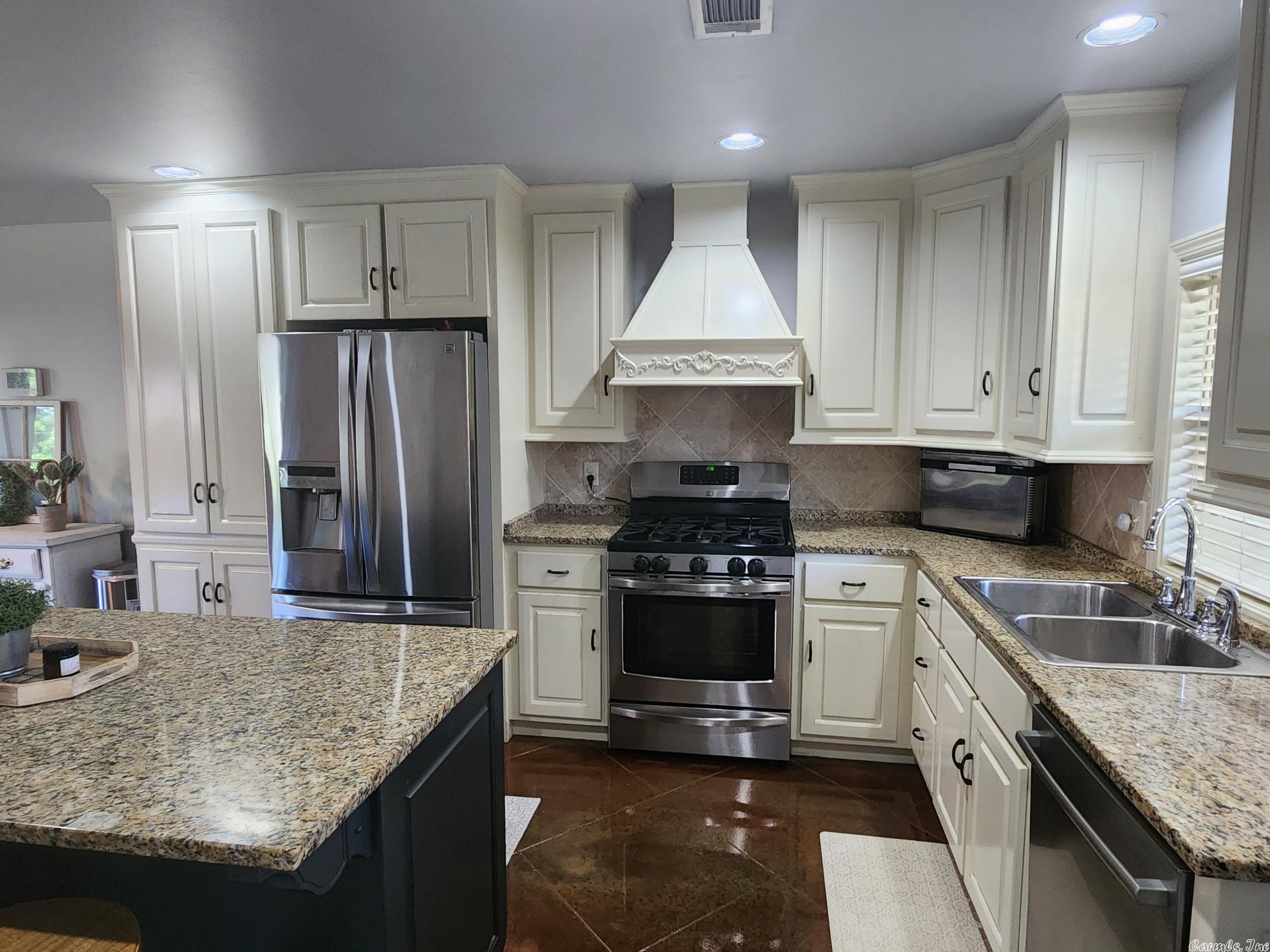 SKYLINE MEADOWS - Residential