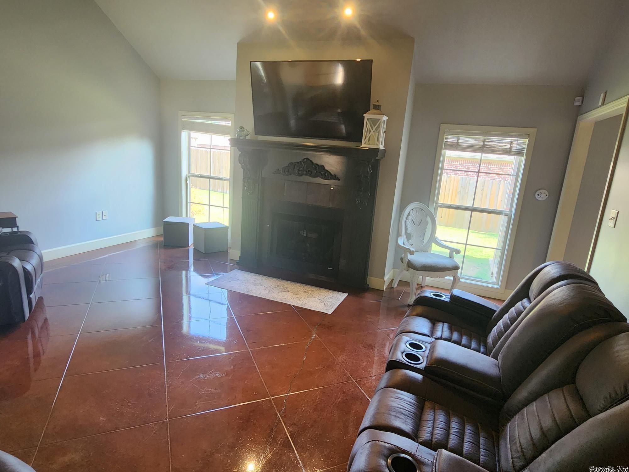 SKYLINE MEADOWS - Residential