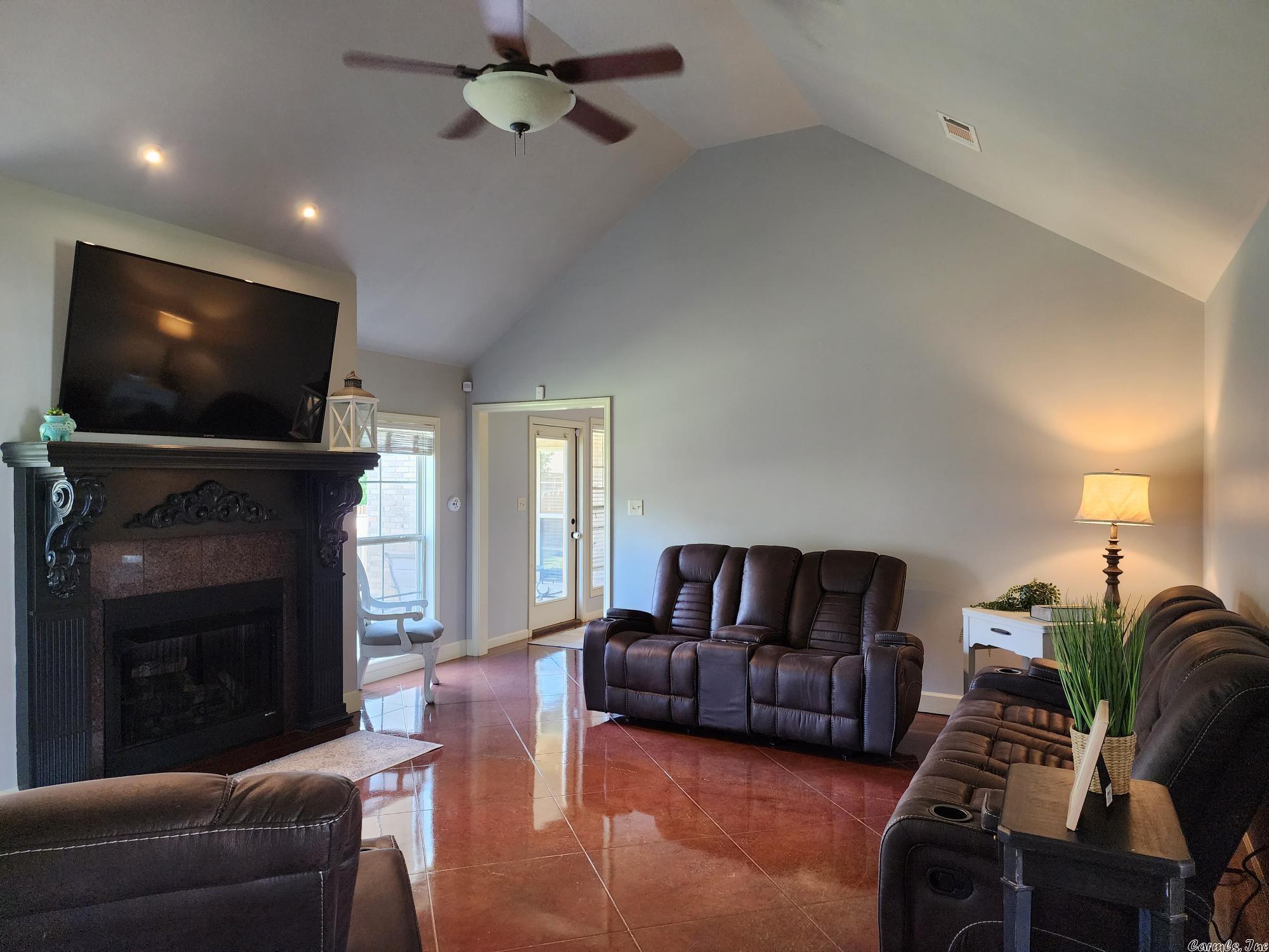 SKYLINE MEADOWS - Residential