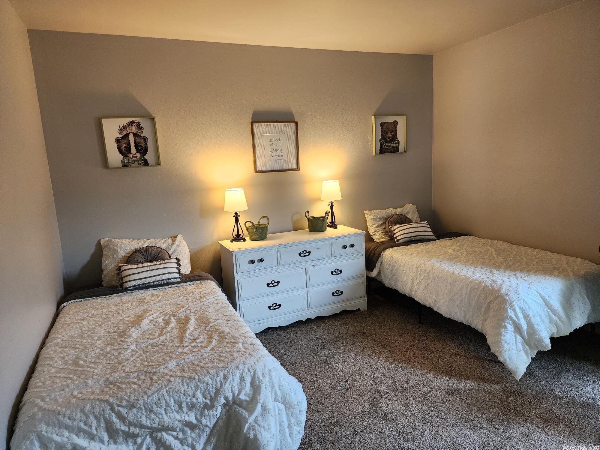 SKYLINE MEADOWS - Residential