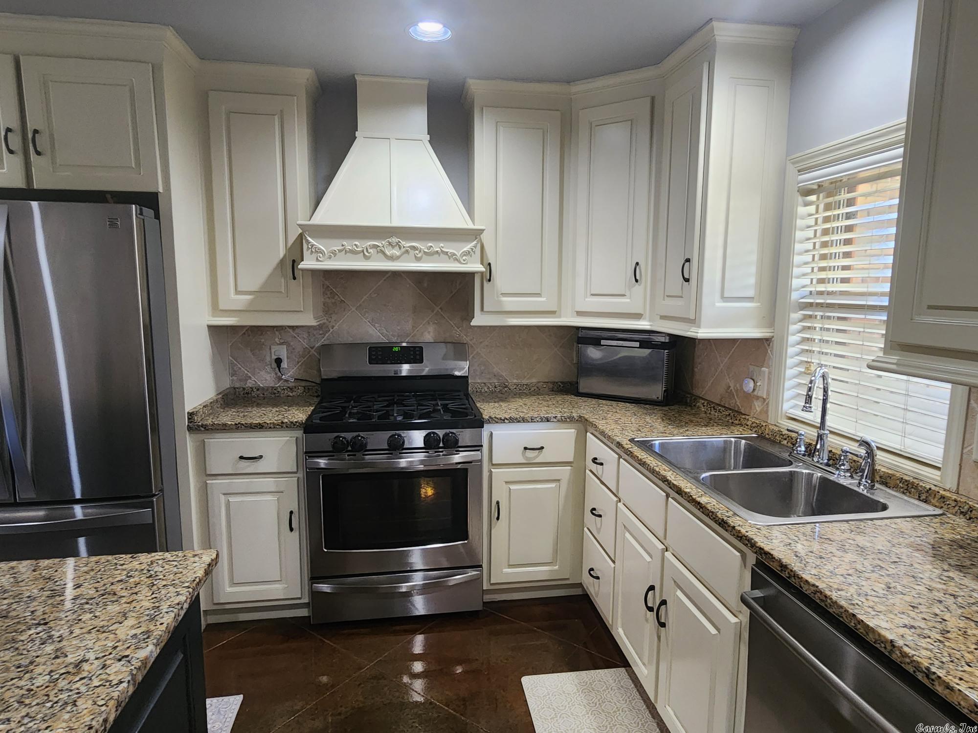 SKYLINE MEADOWS - Residential