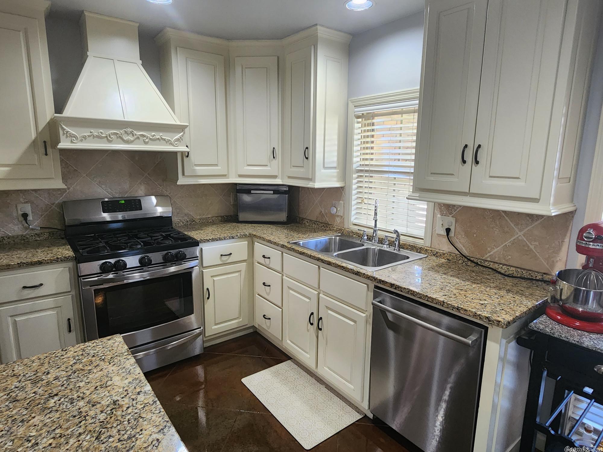 SKYLINE MEADOWS - Residential