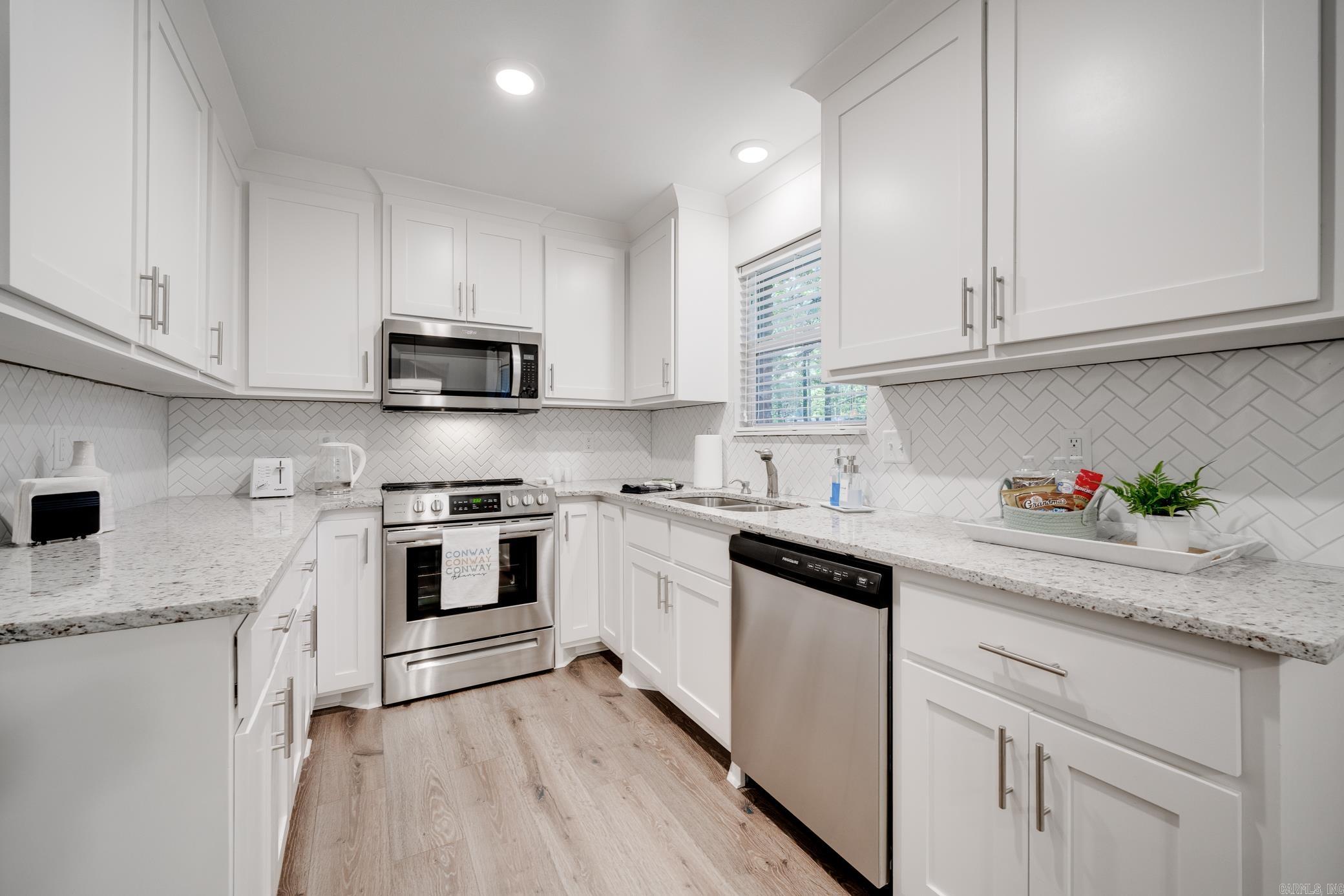 Smoking Oaks - Residential