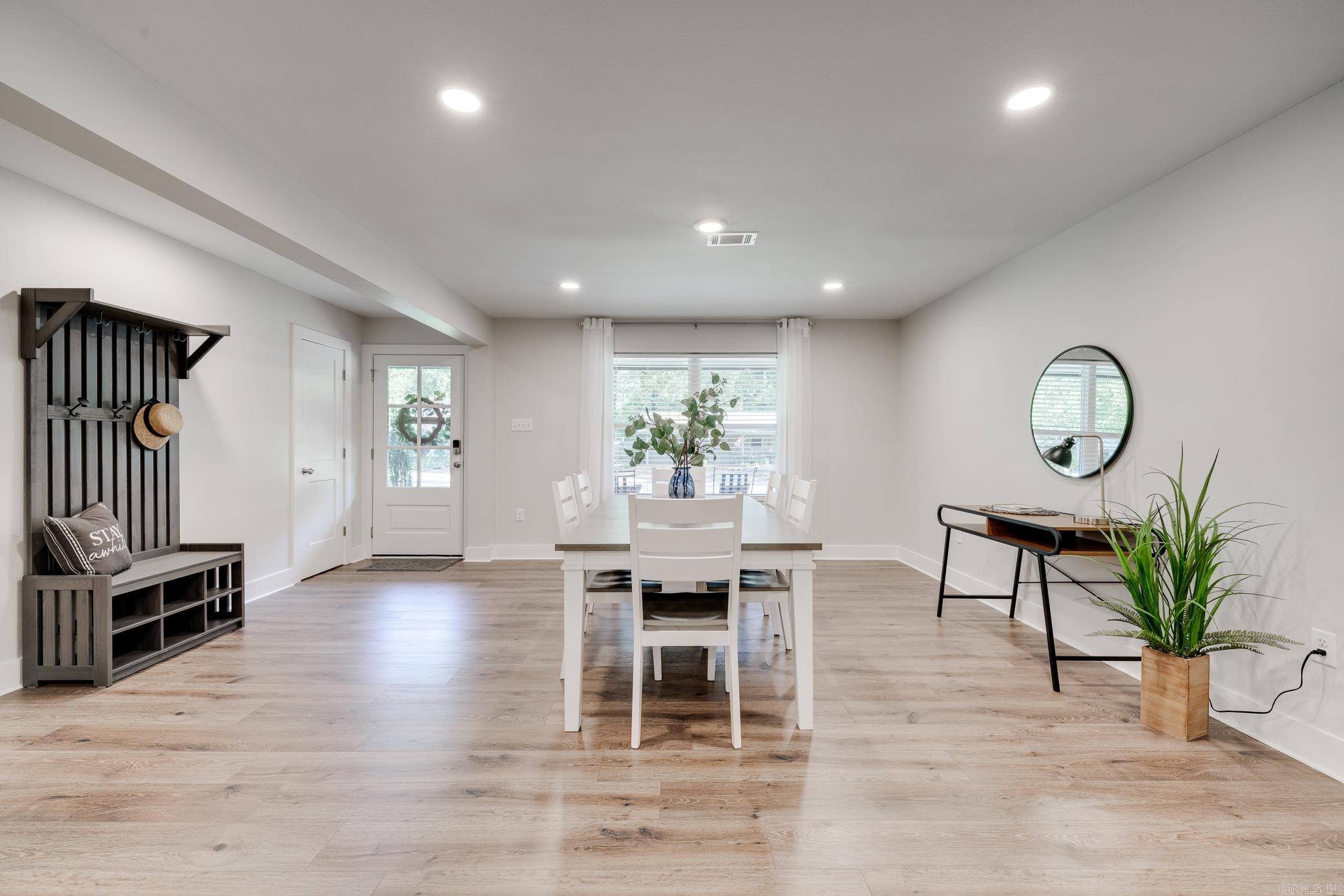 Smoking Oaks - Residential