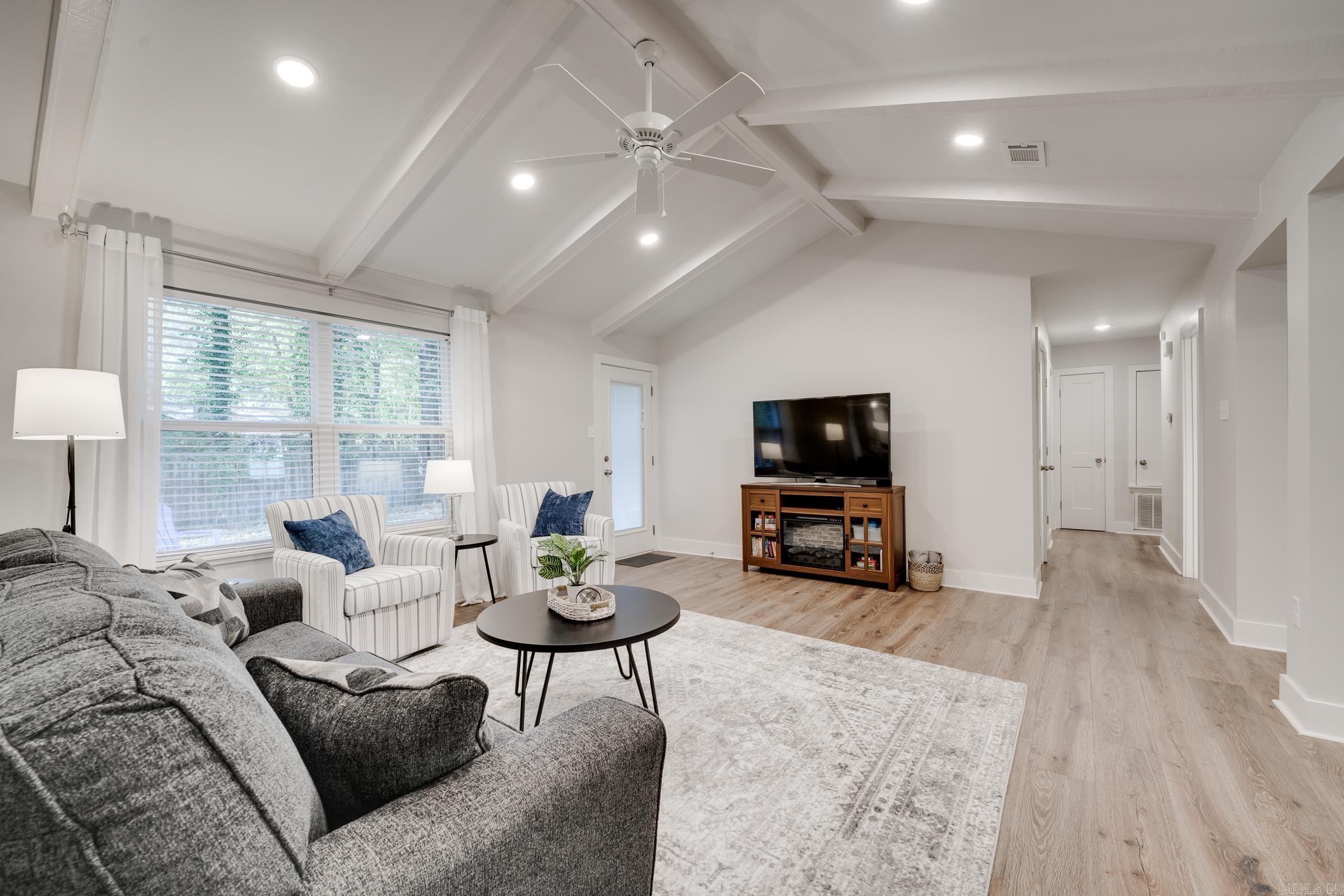 Smoking Oaks - Residential