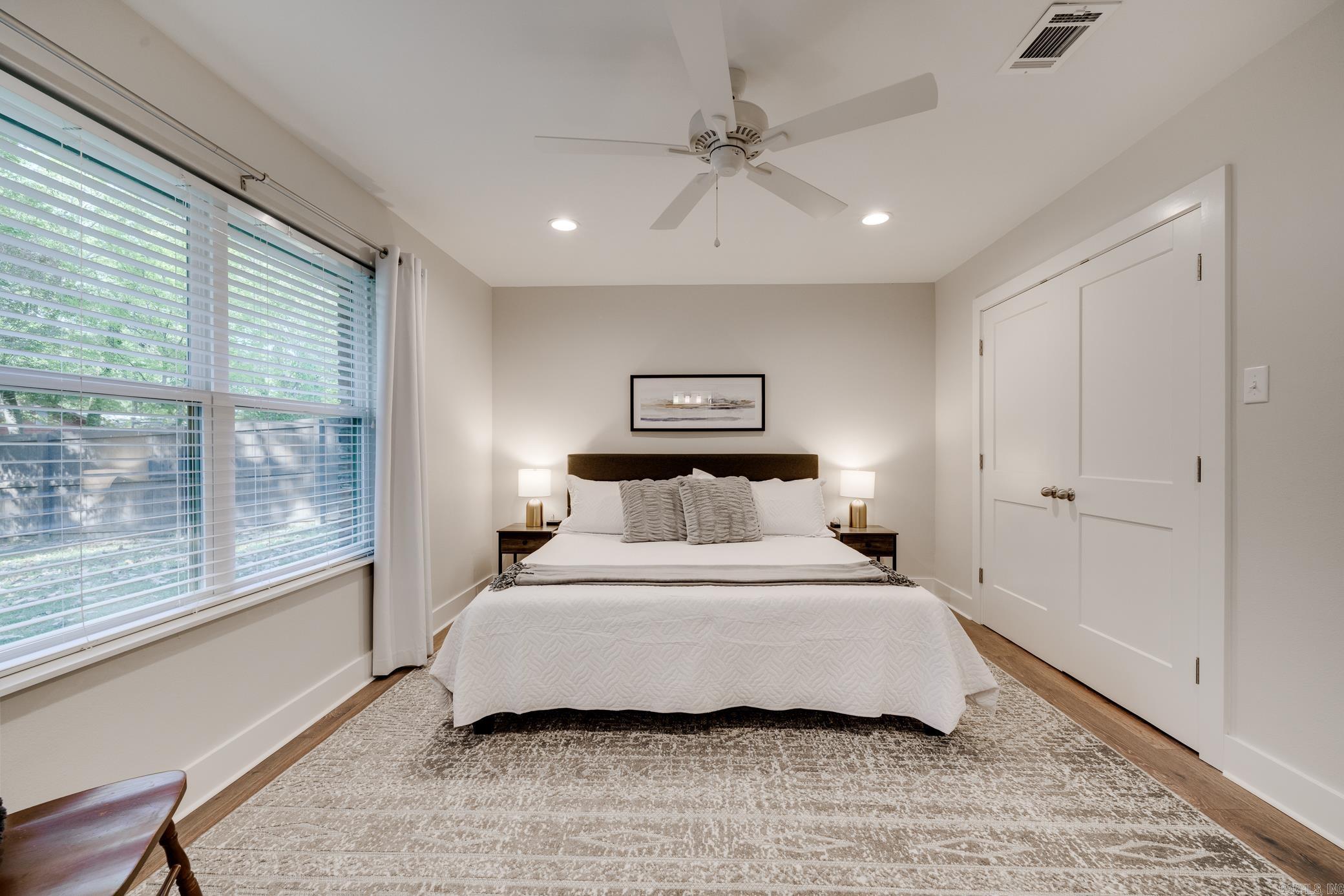 Smoking Oaks - Residential