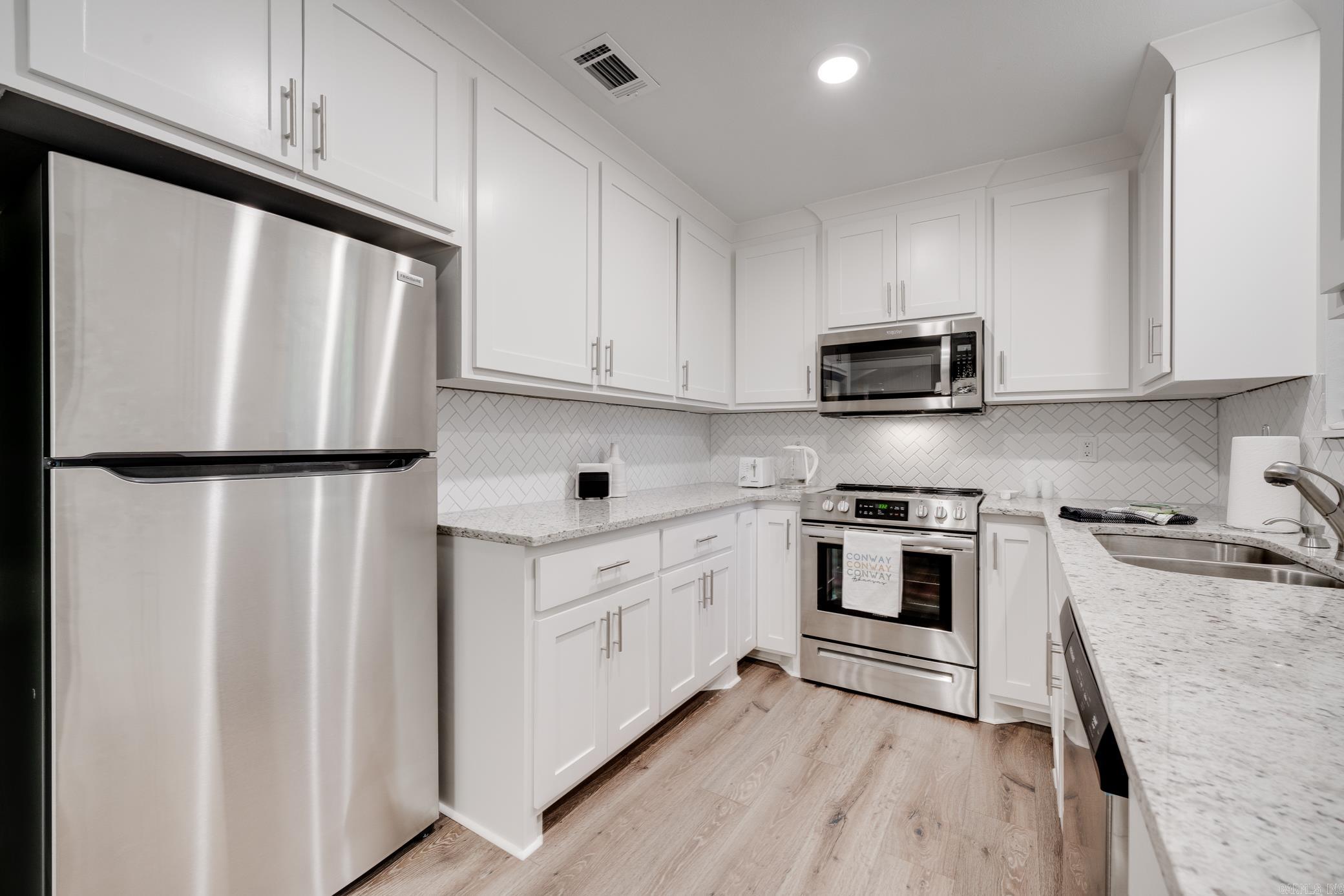 Smoking Oaks - Residential