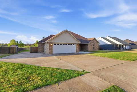 Photo of 19 Cardinal Way, Vilonia, AR 72173 (MLS # 26010474)