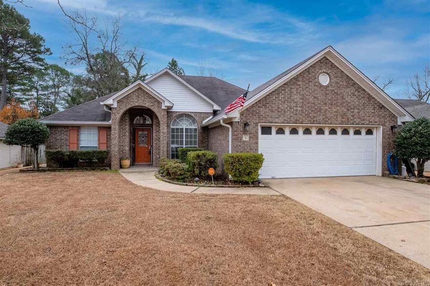 Wonderful 3 bedroom/2 bath split bedroom home located in The Hills, gated subdivision on a quiet cul- de-sac. Roof and HVAC replaced 2014, Carpet- 2019, nest thermostat, new faucets, ring doorbell are just a few of some fresh upgrades. Bonus- sprinkler system and gutters, and neighborhood pool!