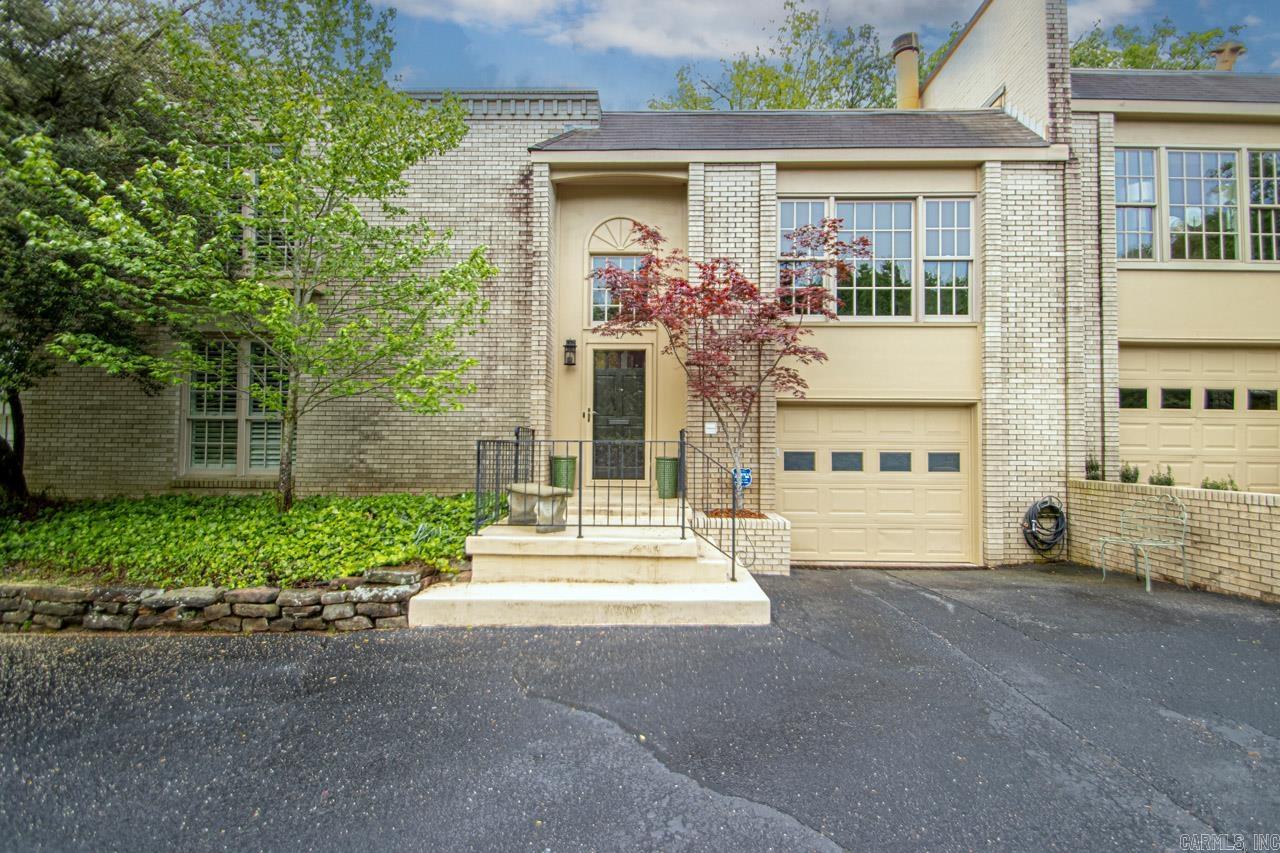 Townhouse in the Park HPR - Residential