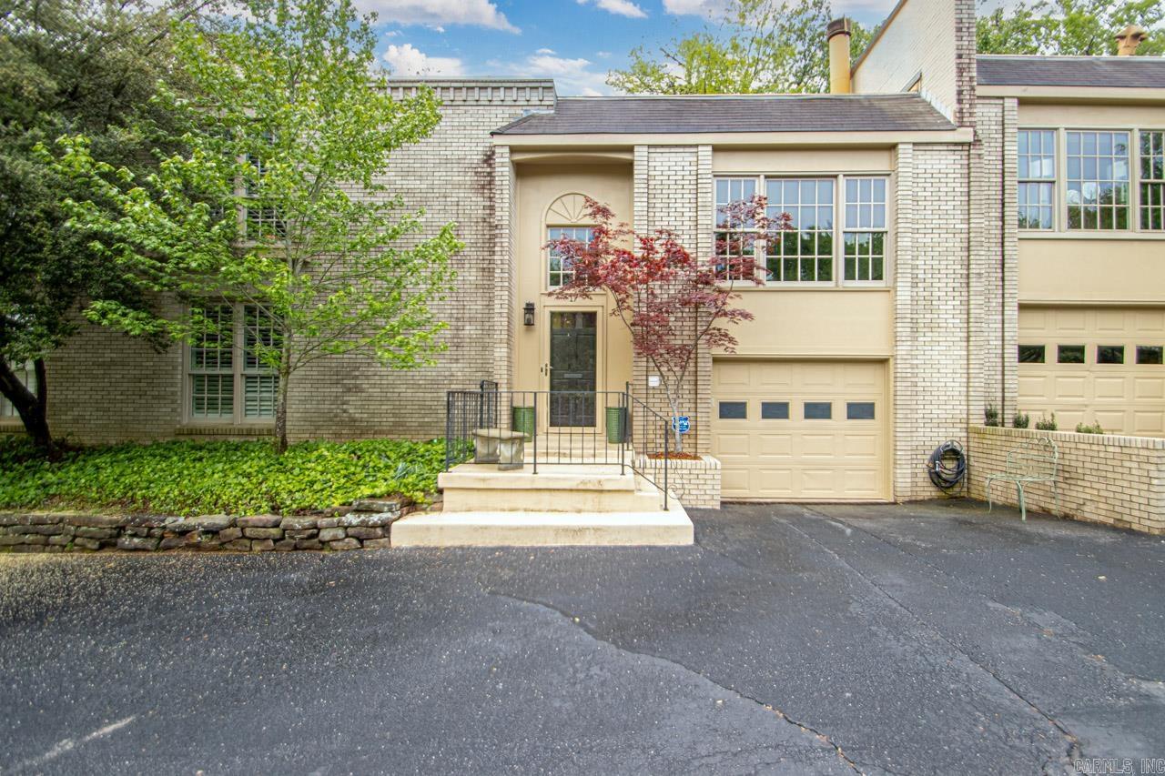 Townhouse in the Park HPR - Residential