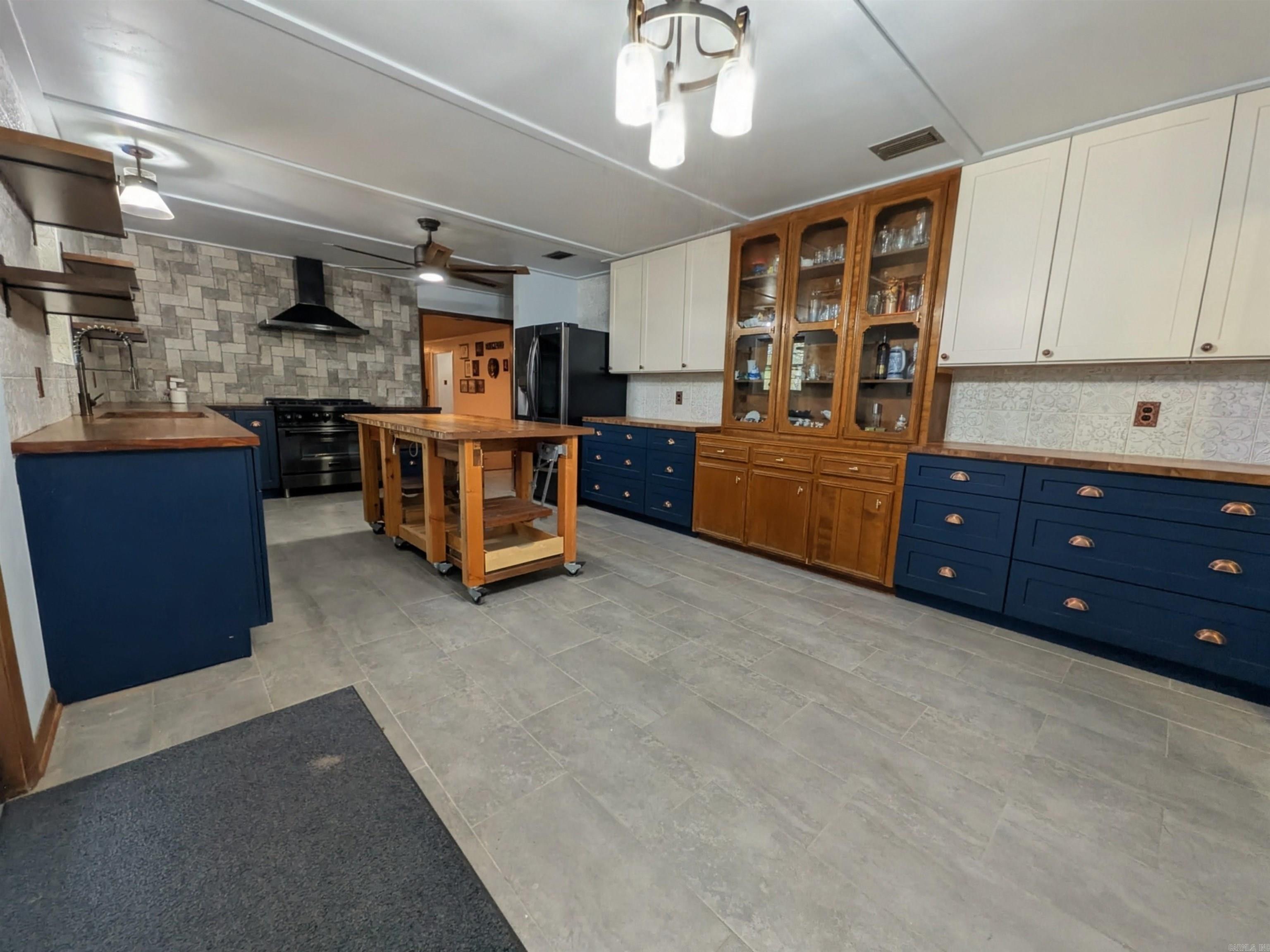 CHEROKEE HILLS 3 - Residential