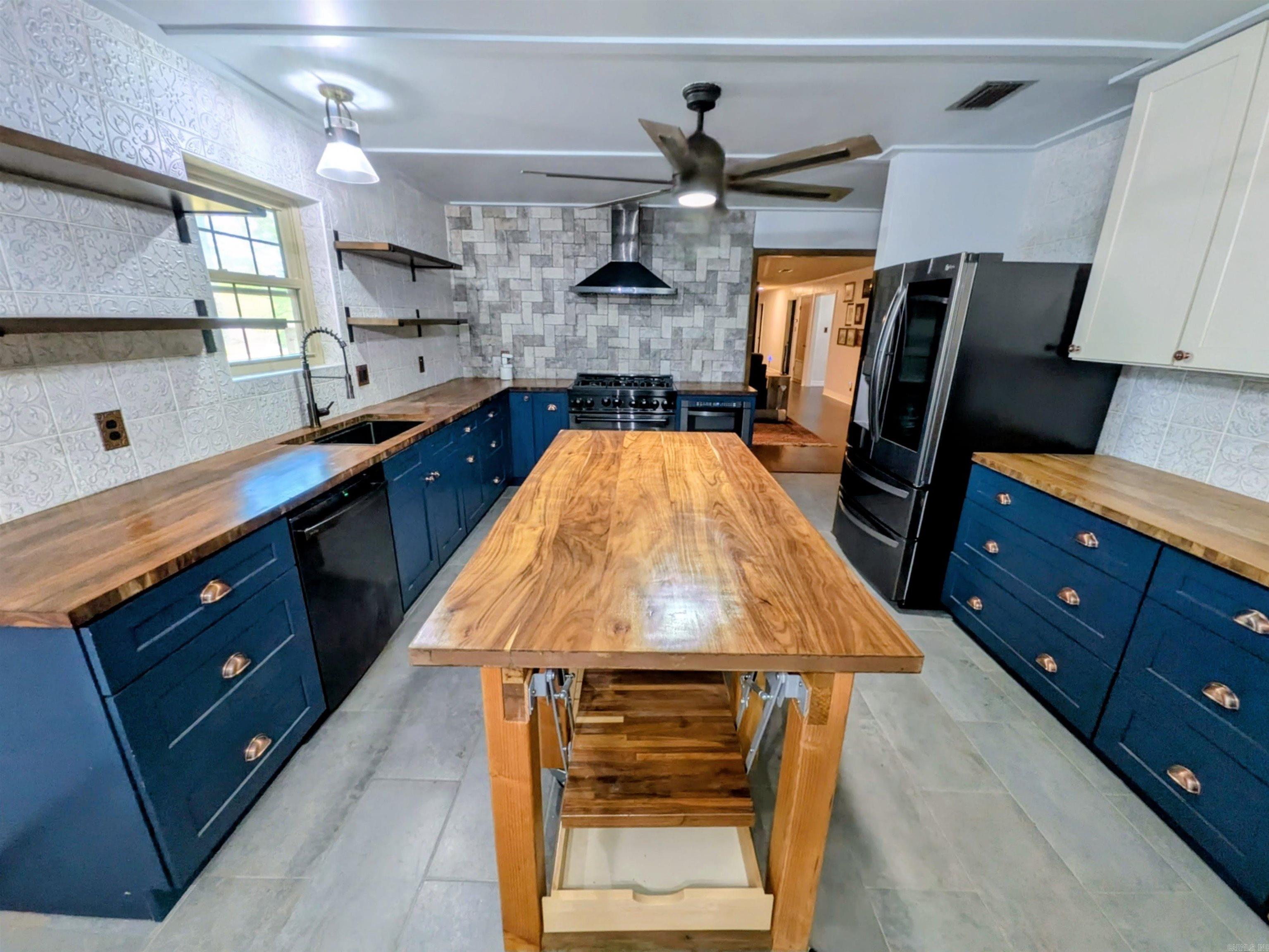 CHEROKEE HILLS 3 - Residential