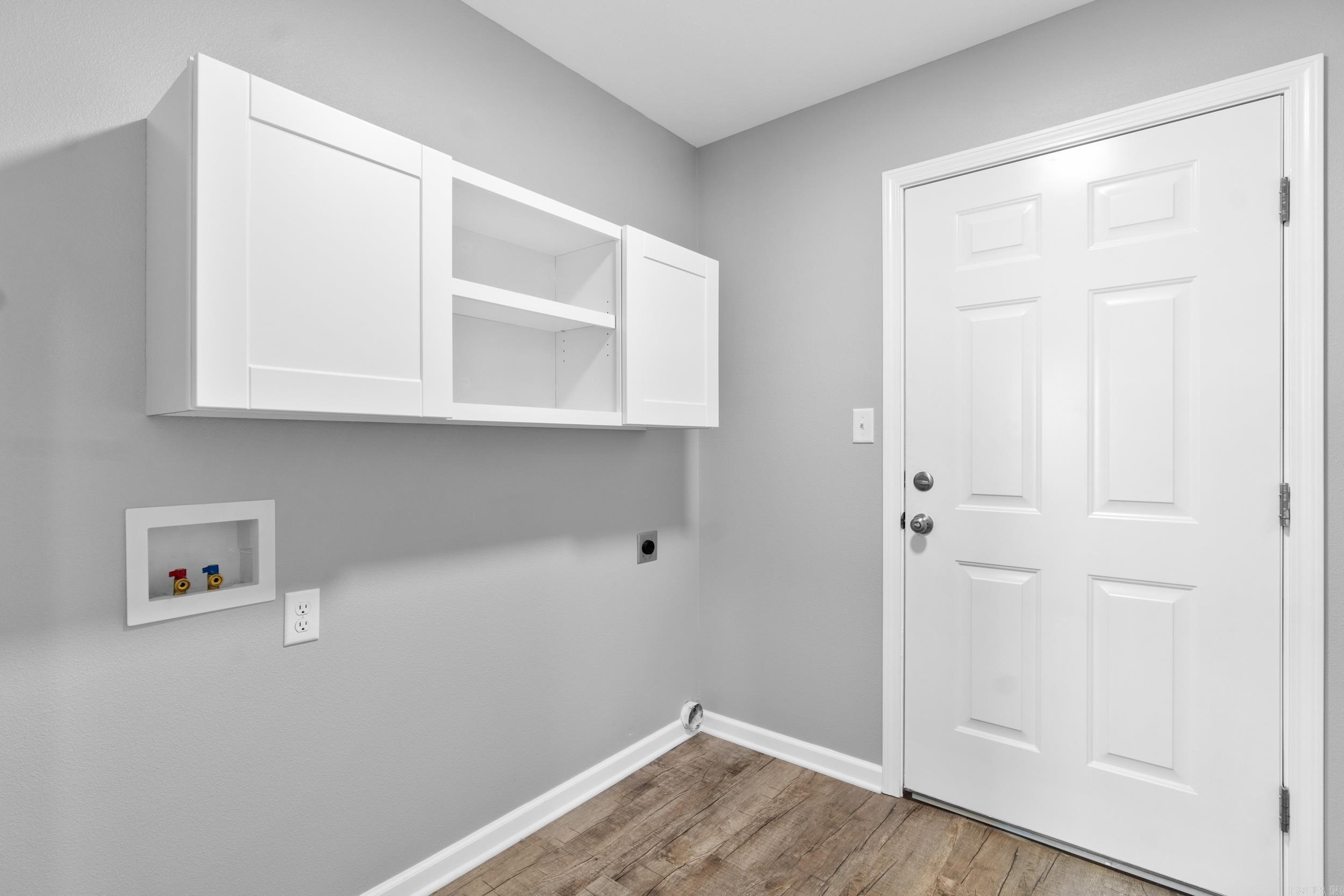 BAKER'S FIELD - Residential