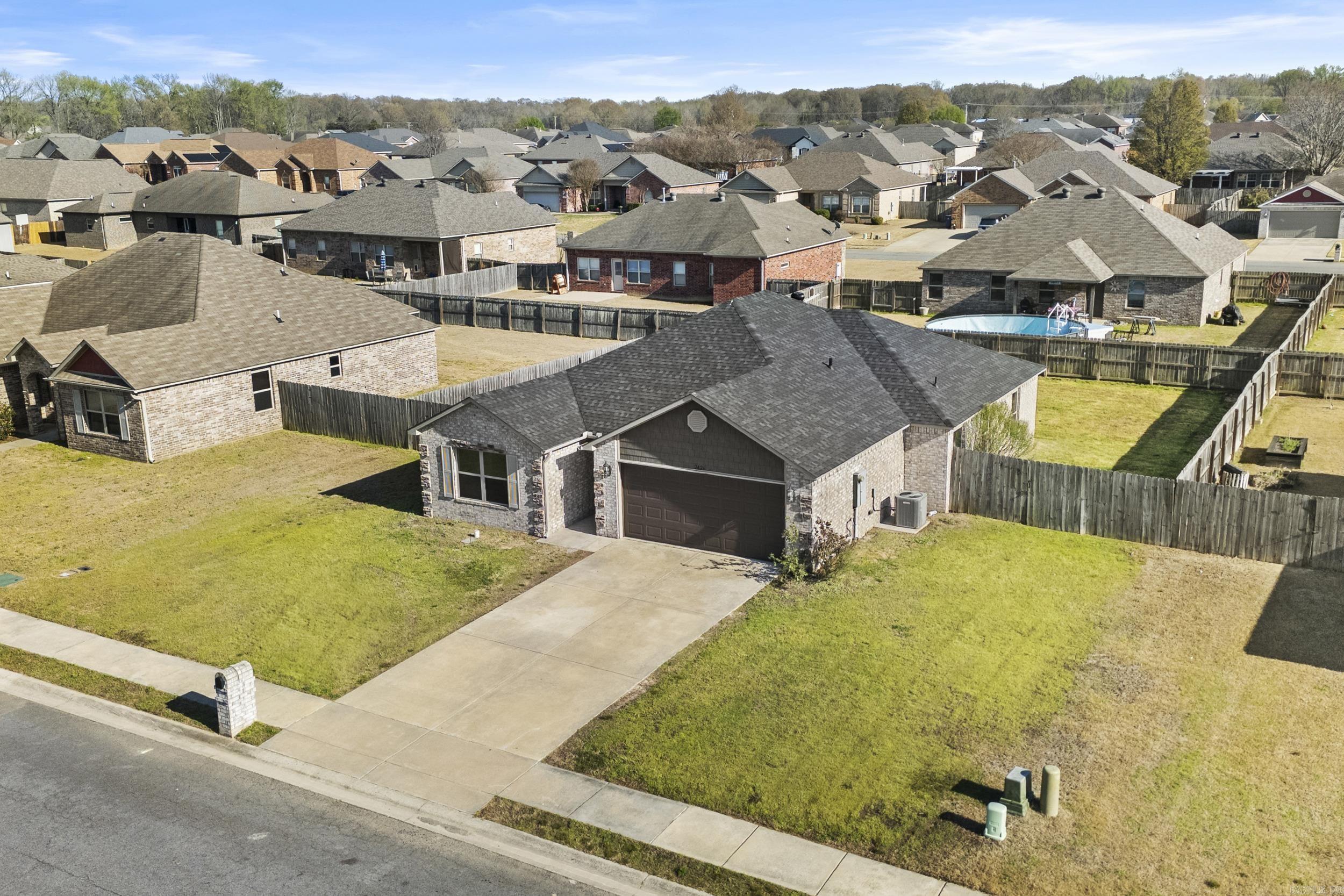 STONEHENGE PLACE - Residential