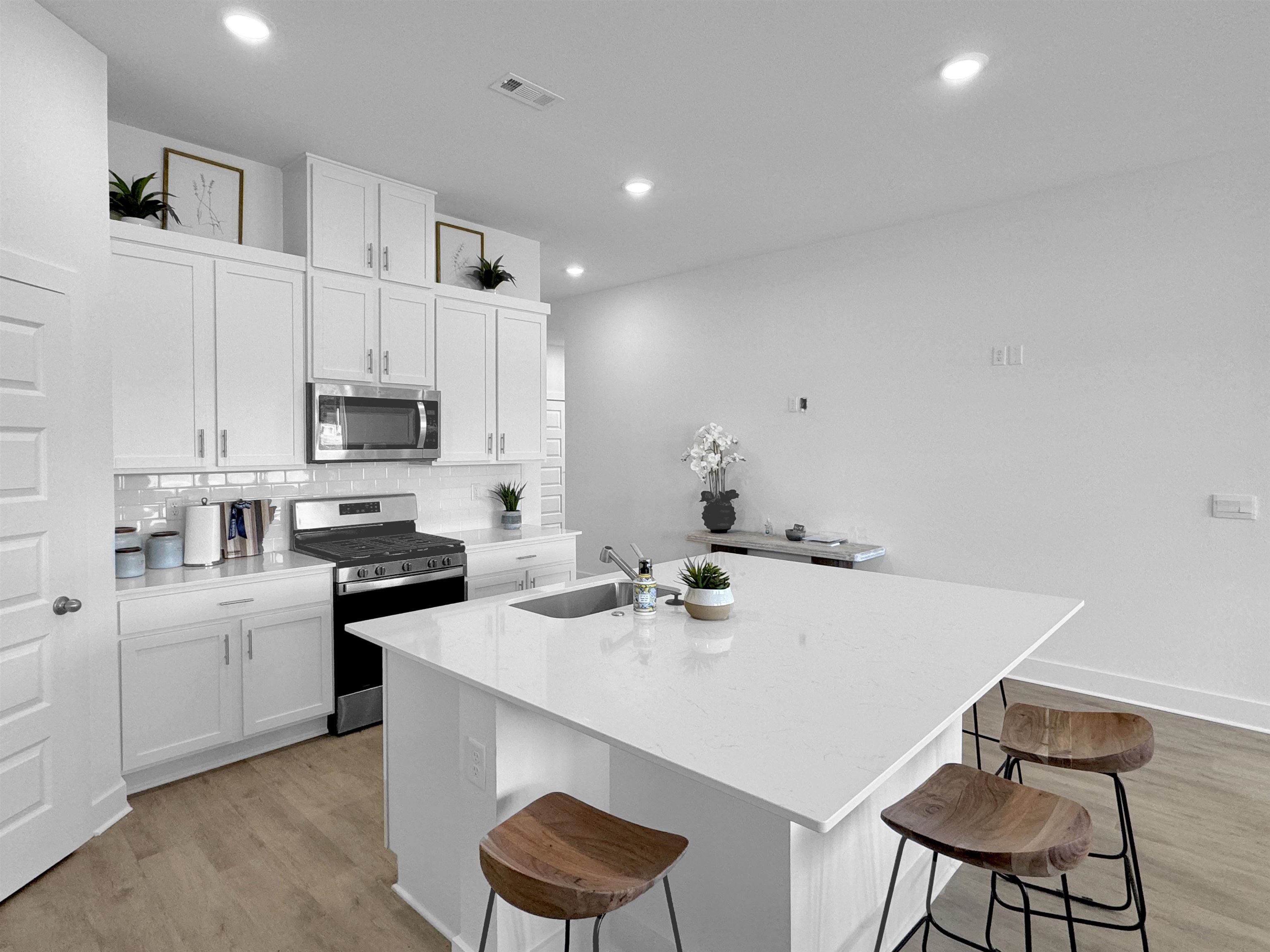 THE RESERVE AT COUNTRY CLUB PHAS - Residential