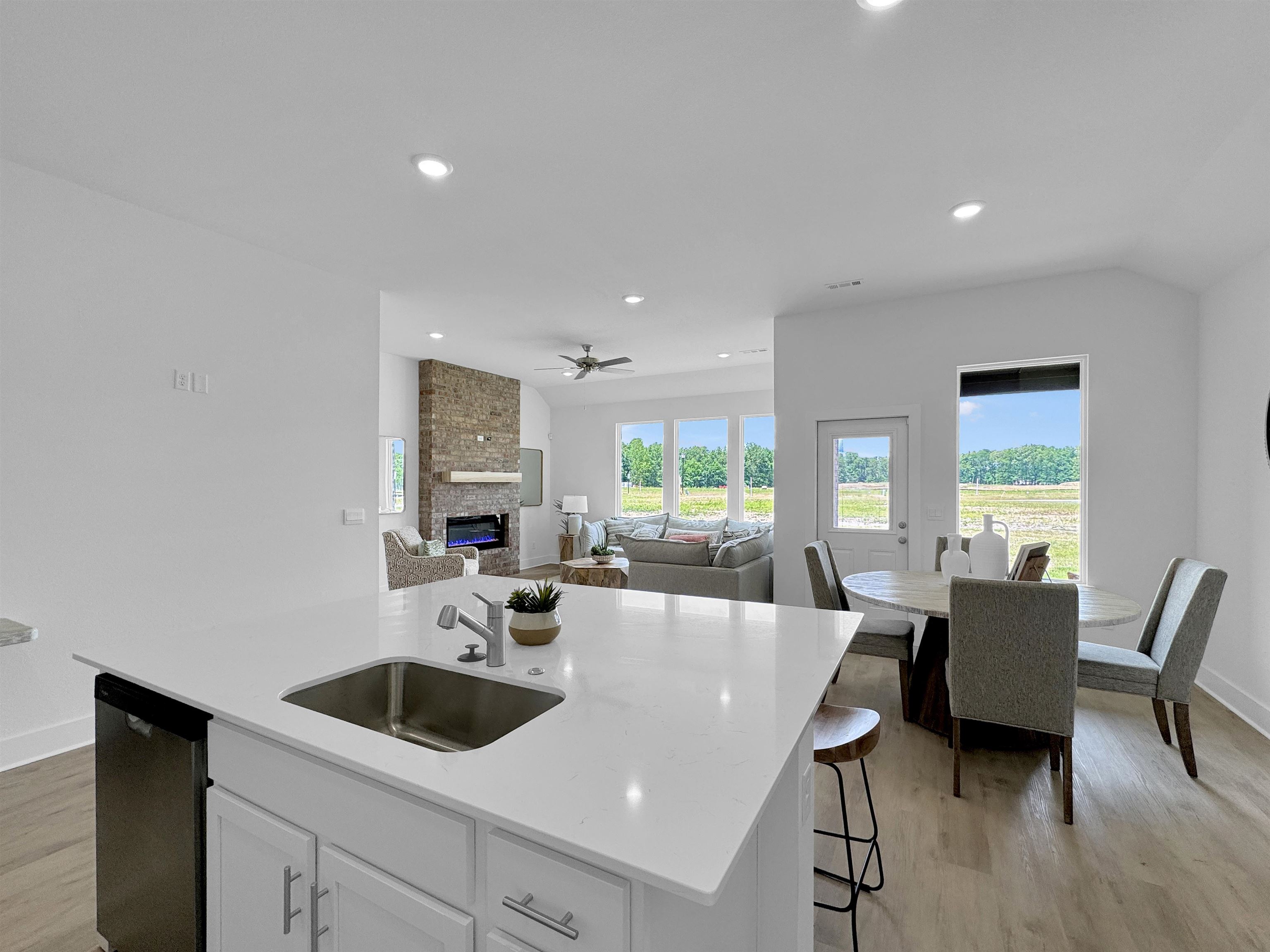 THE RESERVE AT COUNTRY CLUB PHAS - Residential