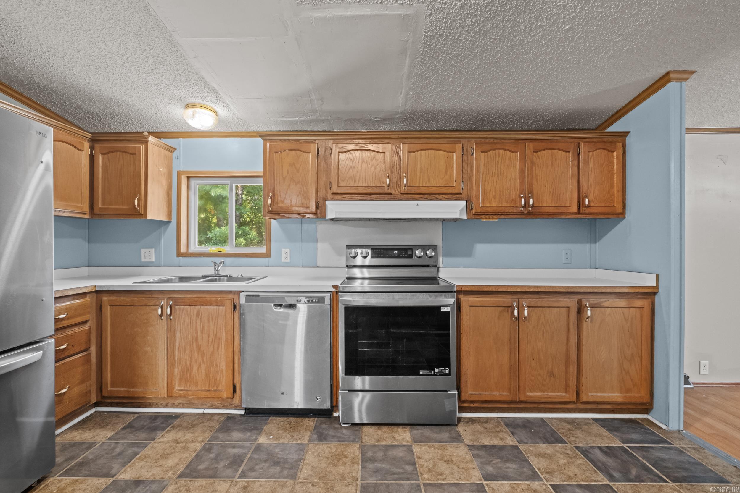 BROOKRIDGE ESTATES - Residential