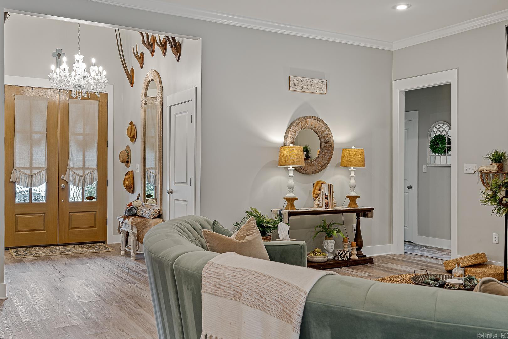 WHISPERING HILLS - Residential