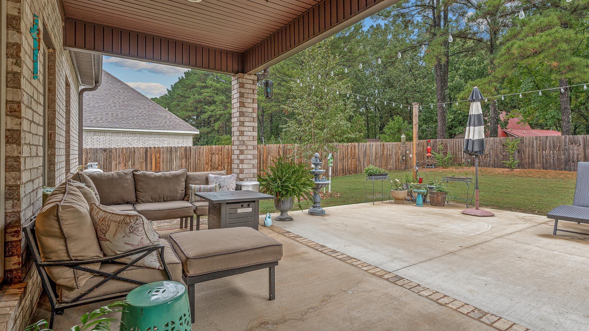 WHISPERING HILLS - Residential