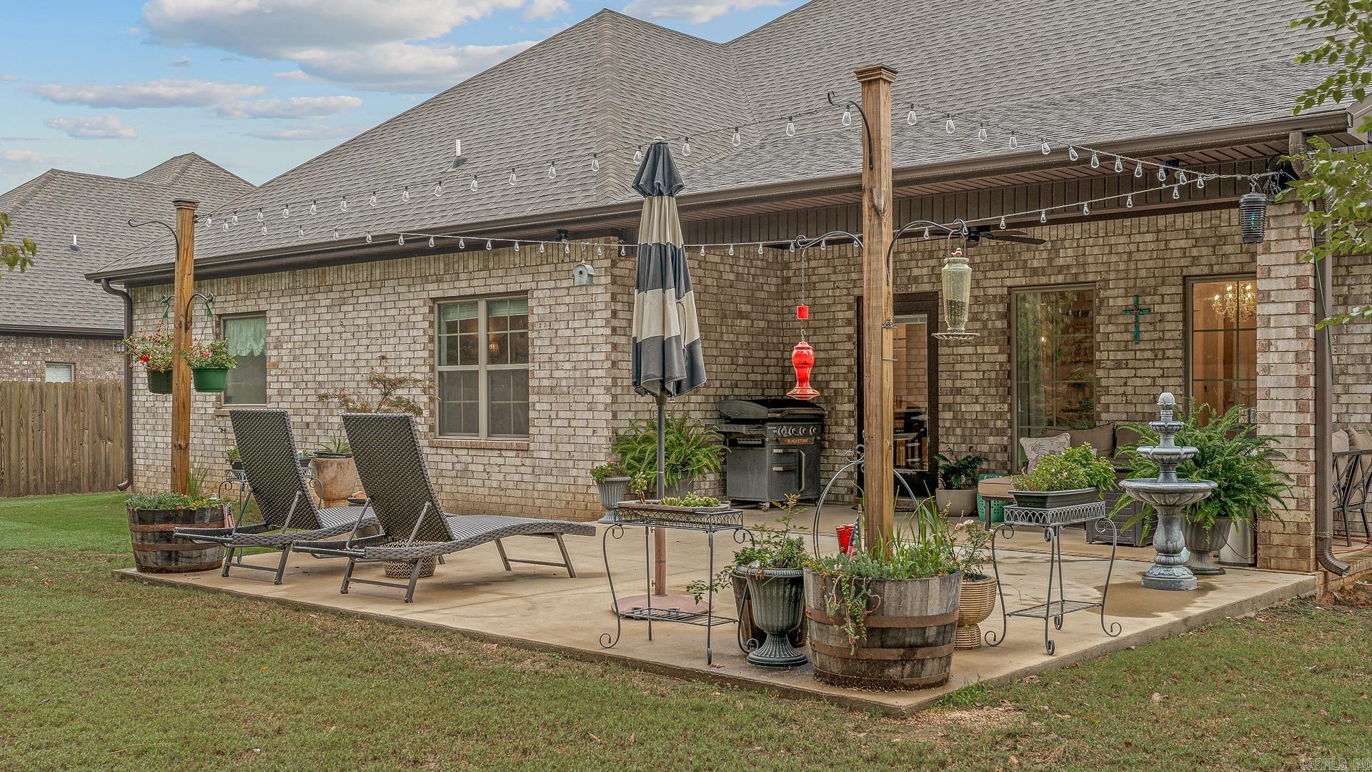 WHISPERING HILLS - Residential