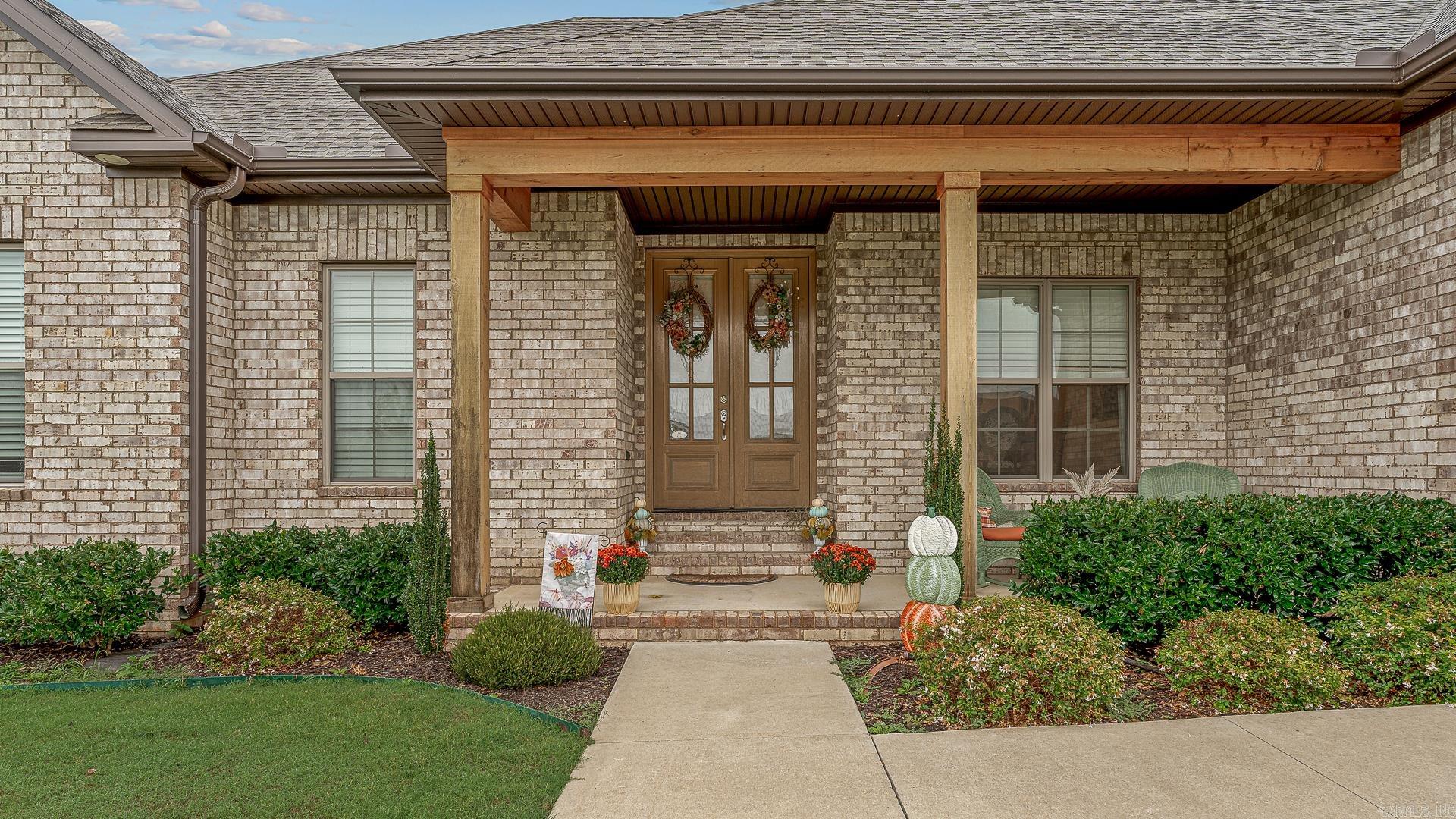 WHISPERING HILLS - Residential