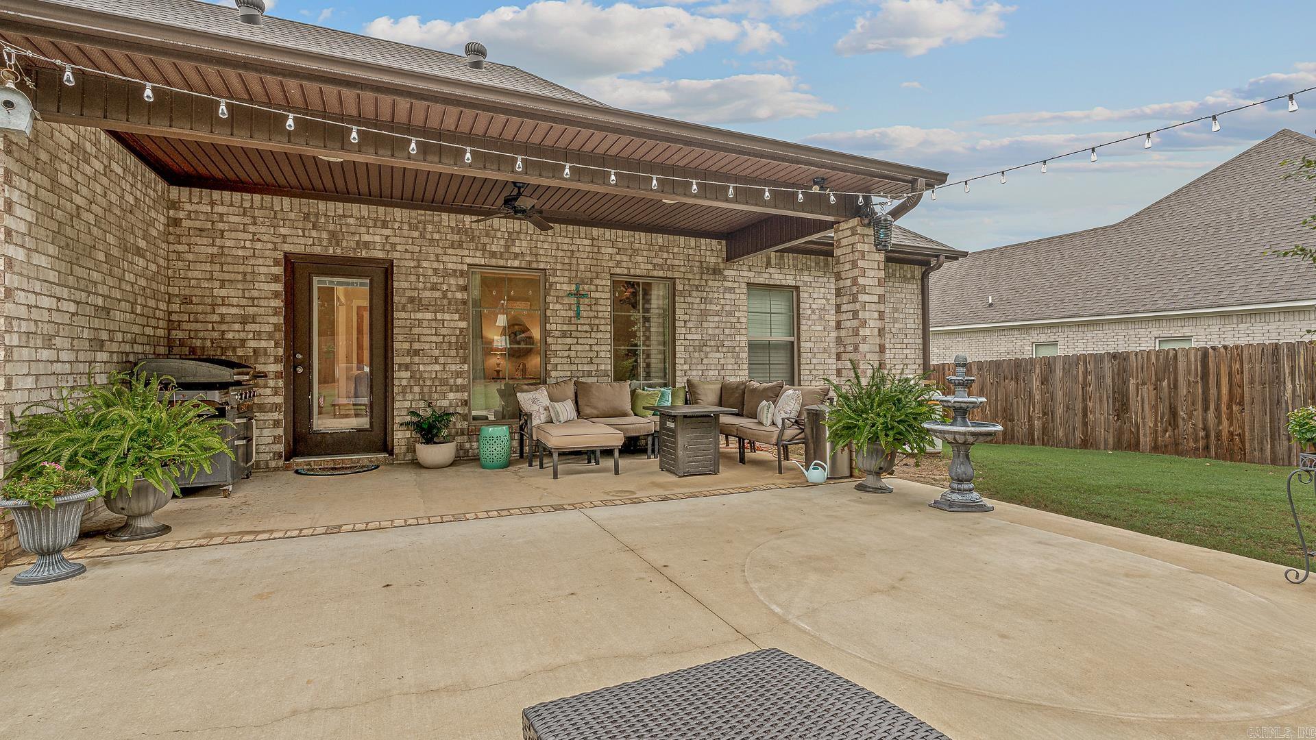WHISPERING HILLS - Residential