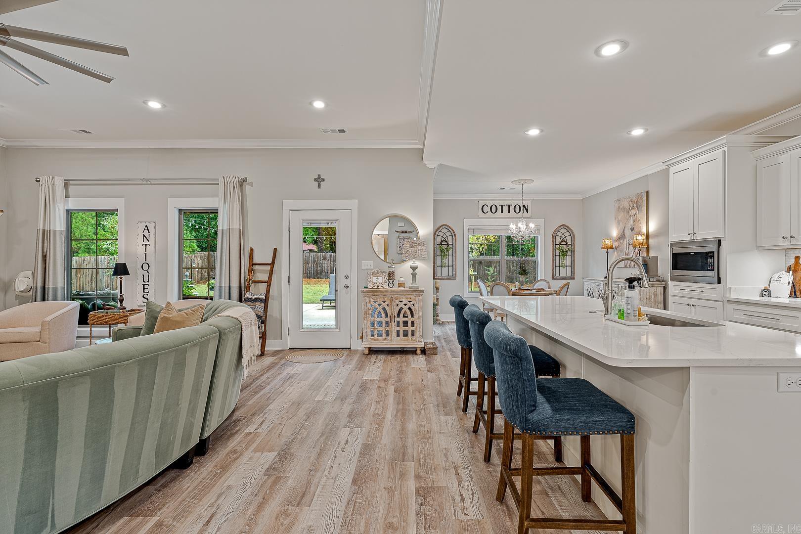 WHISPERING HILLS - Residential