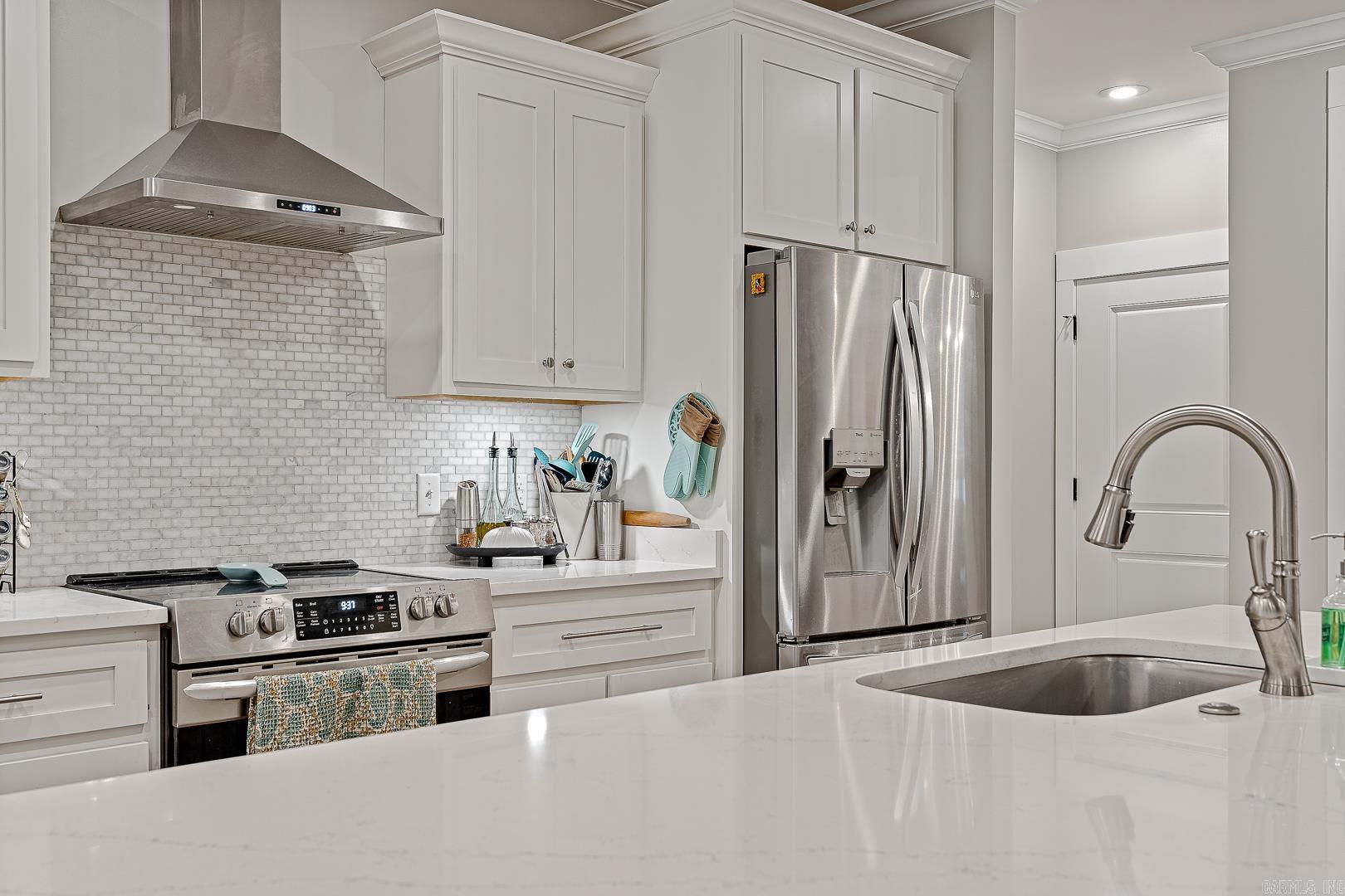 WHISPERING HILLS - Residential