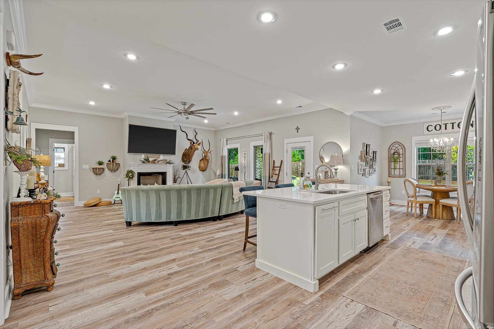 WHISPERING HILLS - Residential