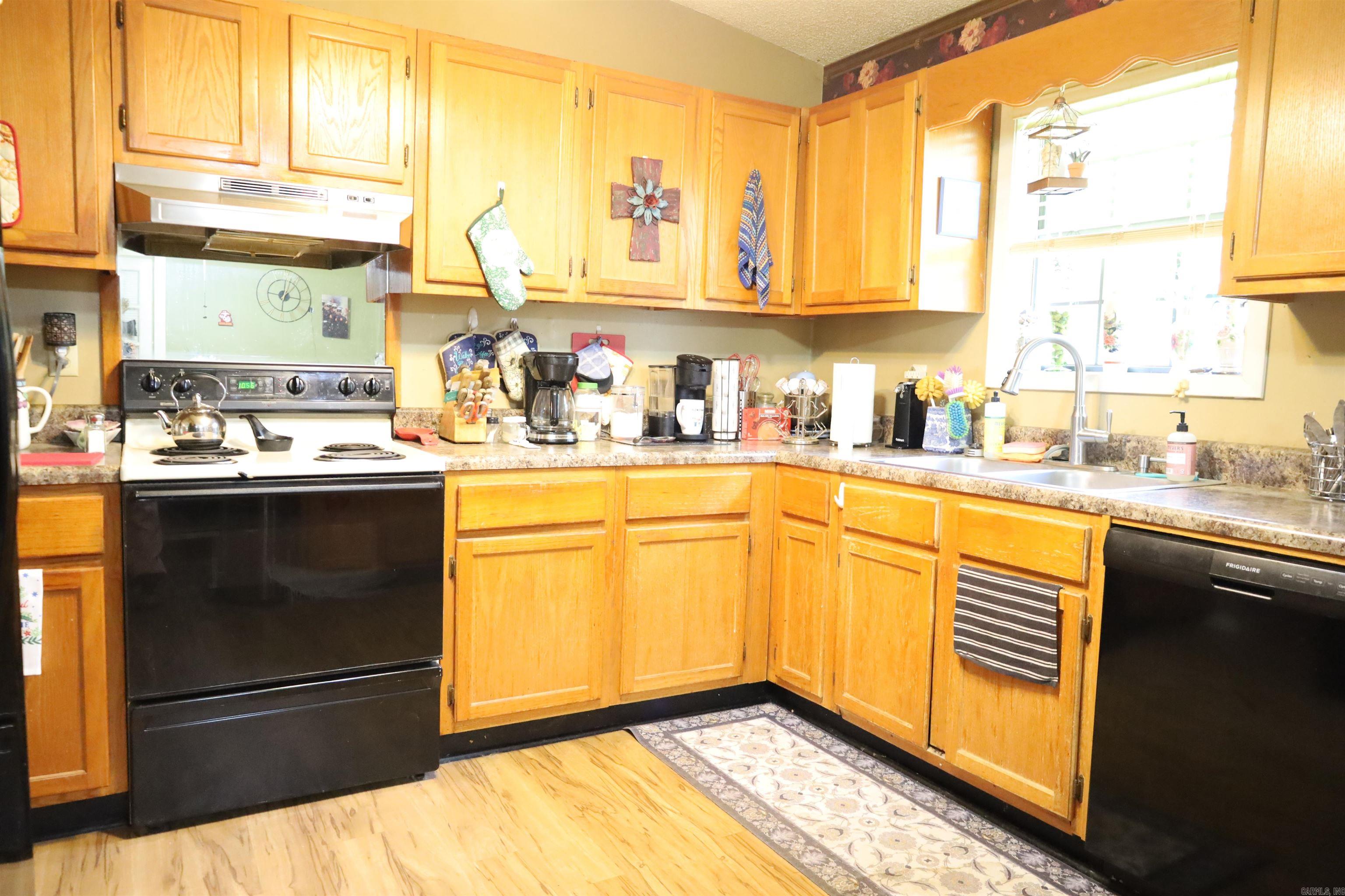 BLACKWOOD & BONE - Residential