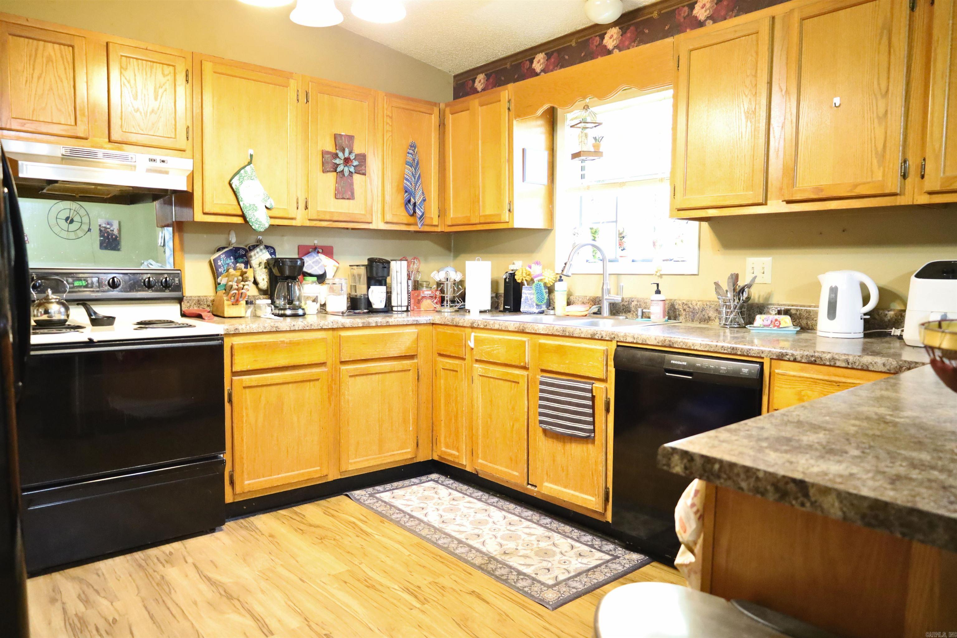 BLACKWOOD & BONE - Residential