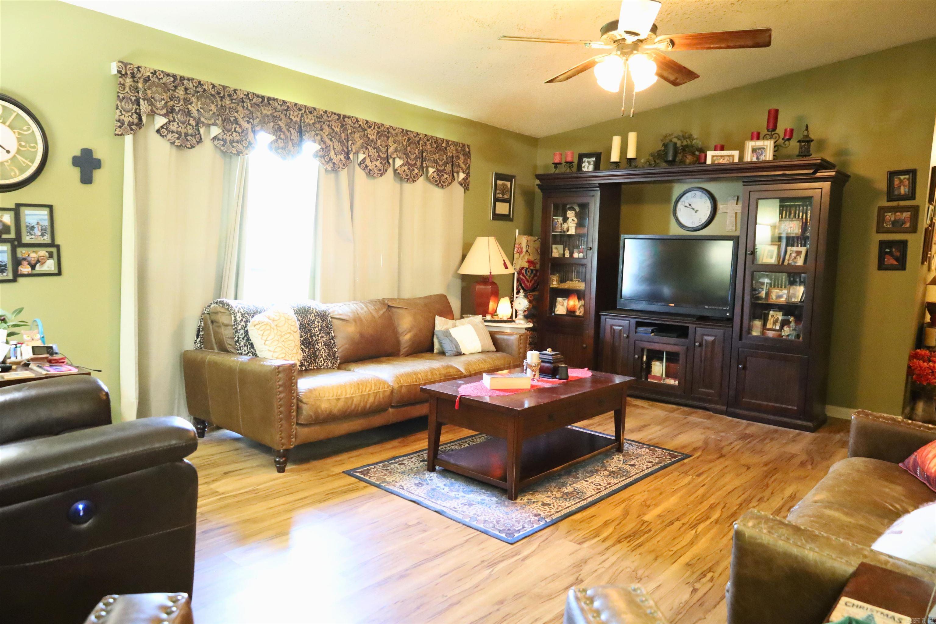 BLACKWOOD & BONE - Residential