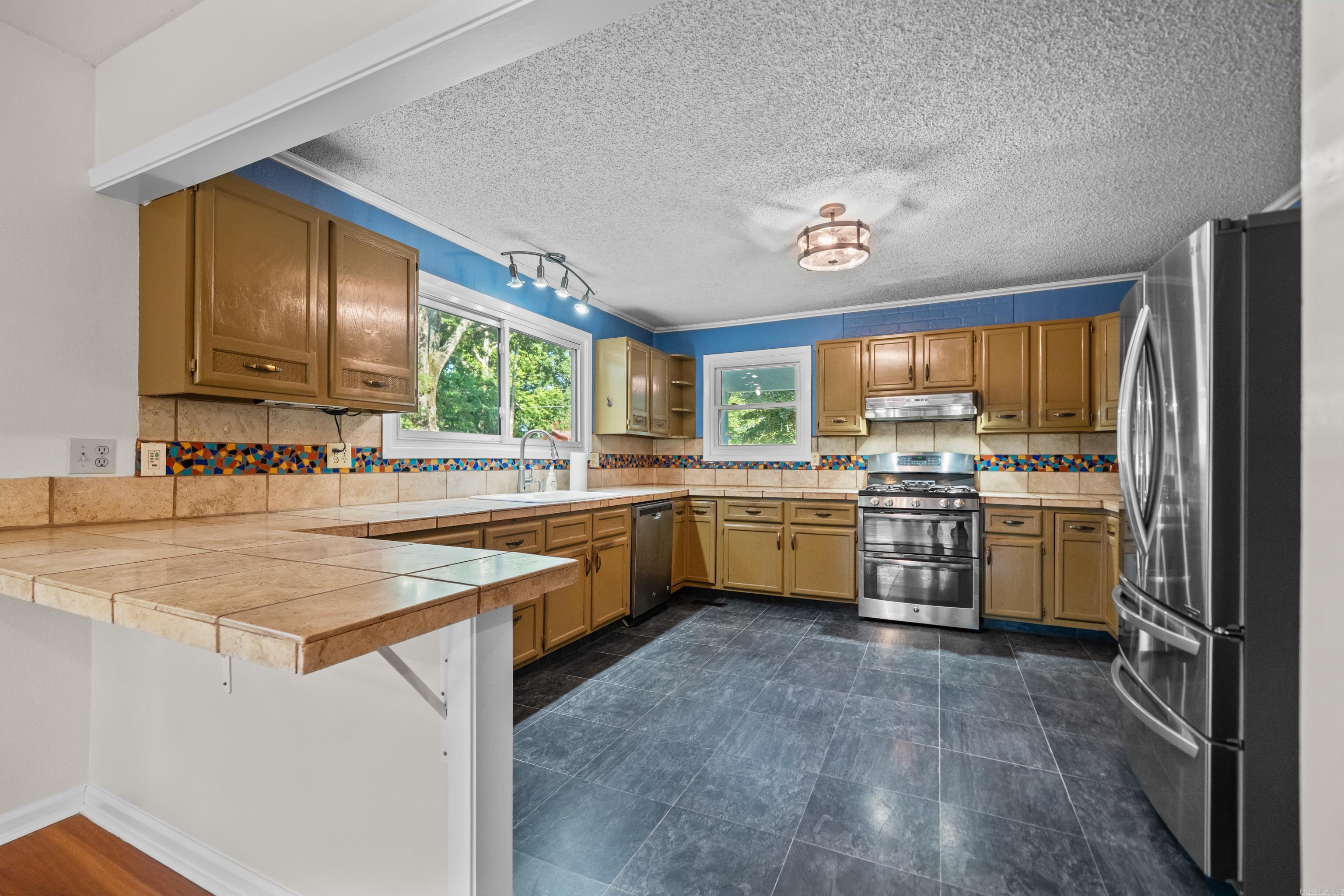 CLEVELAND SHORES - Residential