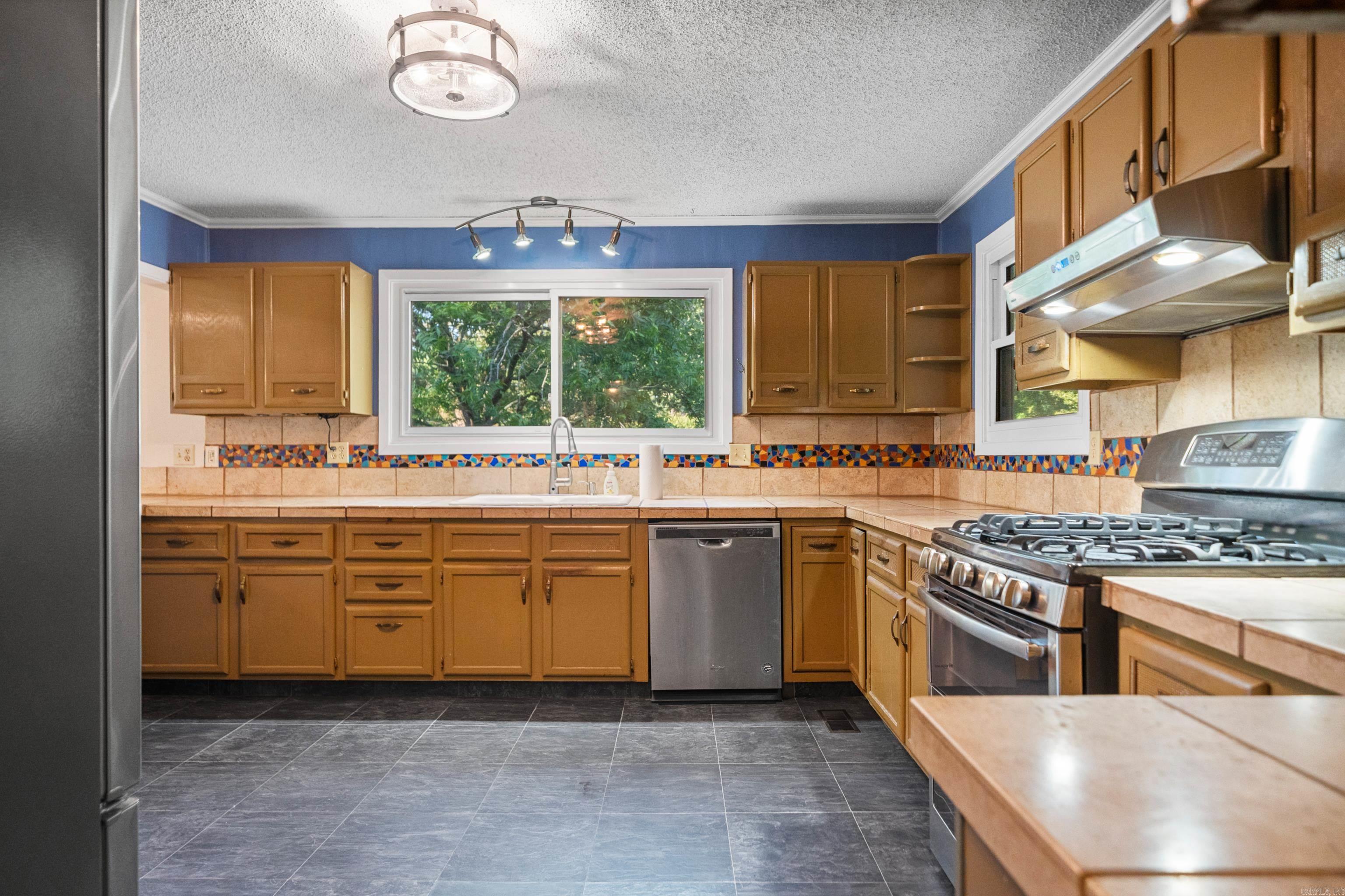 CLEVELAND SHORES - Residential